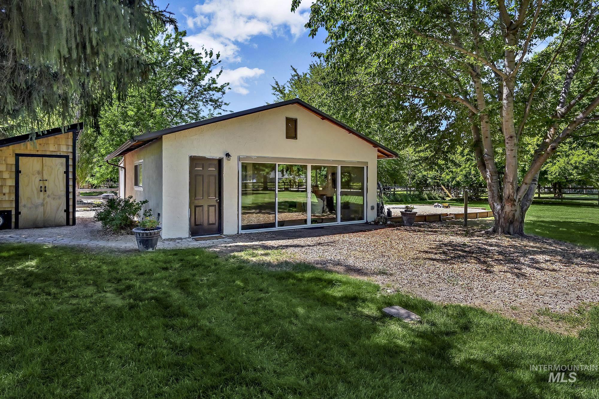 1067 N Arlington Dr, Eagle, Idaho 83616, 4 Bedrooms, 3 Bathrooms, Residential For Sale, Price $1,060,000,MLS 98954392