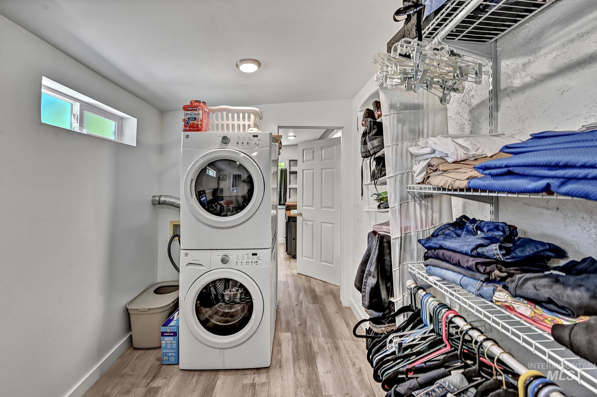 1067 N Arlington Dr, Eagle, Idaho 83616, 4 Bedrooms, 3 Bathrooms, Residential For Sale, Price $1,060,000,MLS 98954392