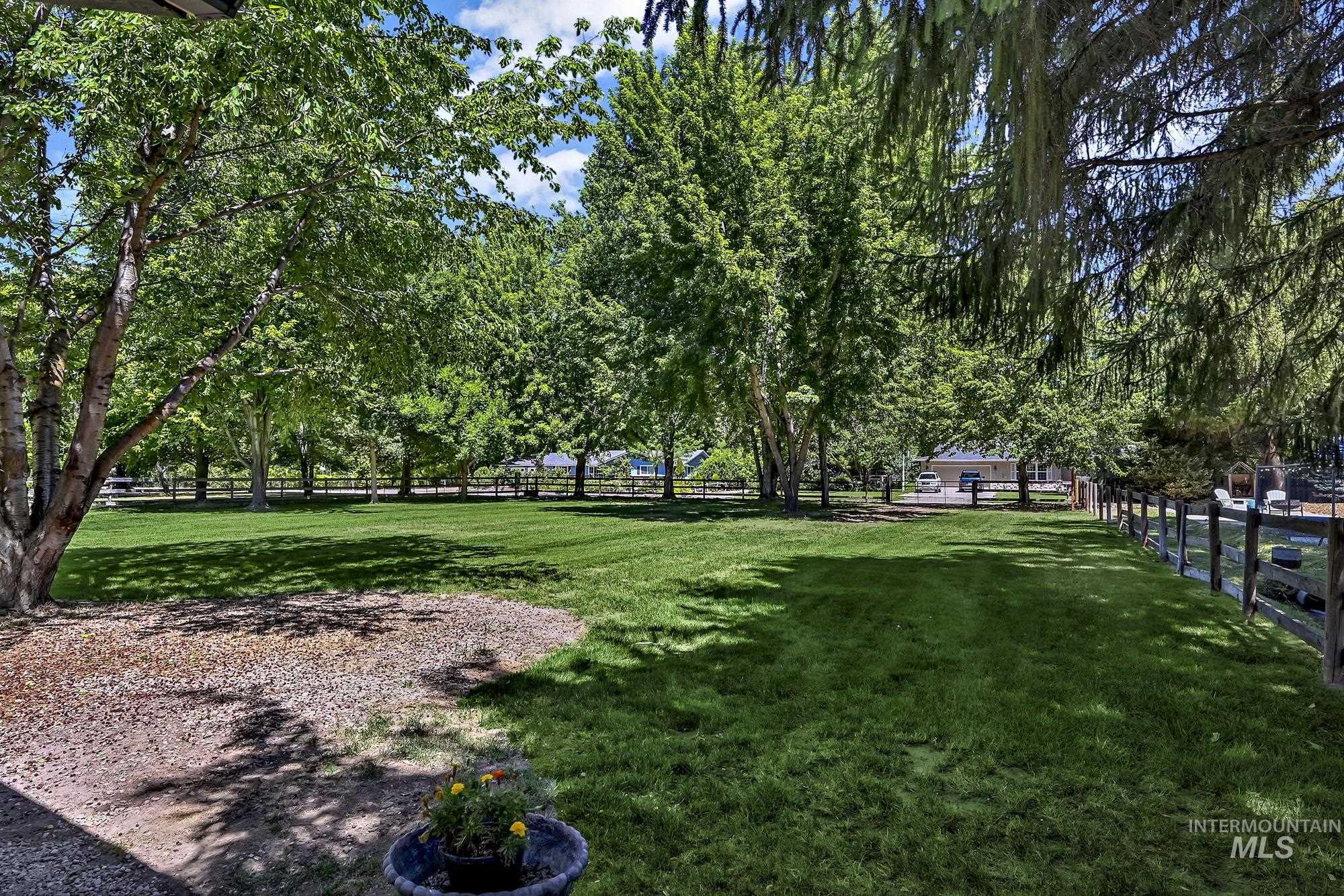 1067 N Arlington Dr, Eagle, Idaho 83616, 4 Bedrooms, 3 Bathrooms, Residential For Sale, Price $1,060,000,MLS 98954392