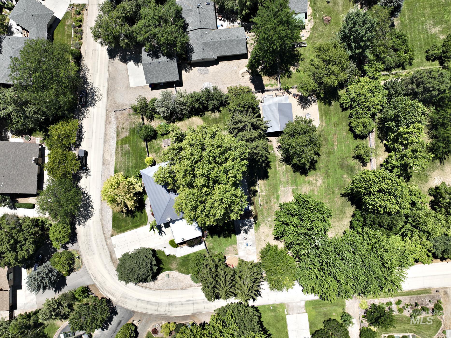 1067 N Arlington Dr, Eagle, Idaho 83616, 4 Bedrooms, 3 Bathrooms, Residential For Sale, Price $1,060,000,MLS 98954392