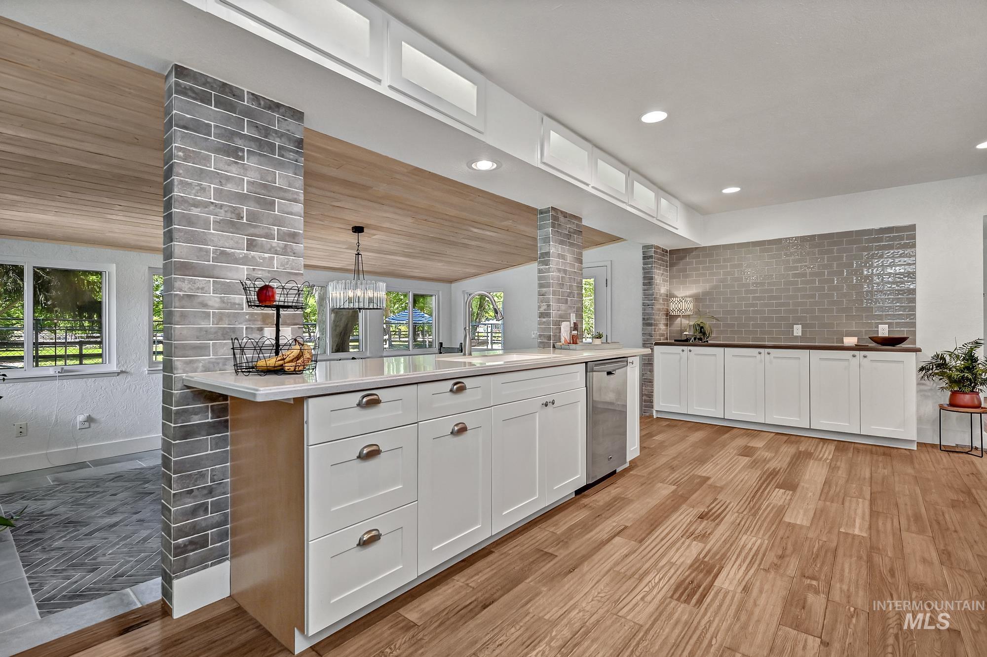 1067 N Arlington Dr, Eagle, Idaho 83616, 4 Bedrooms, 3 Bathrooms, Residential For Sale, Price $1,060,000,MLS 98954392