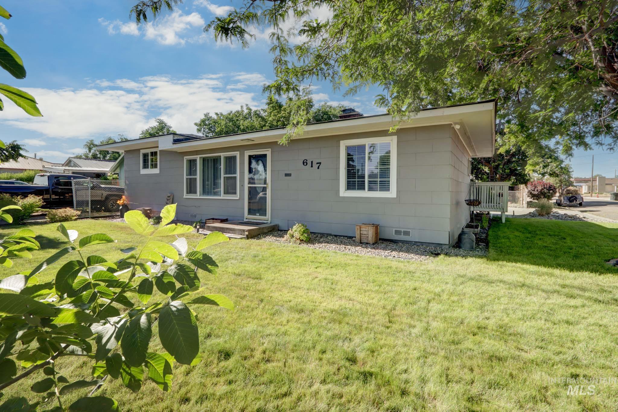 617 Park Ave, Nyssa, Oregon 97913, 3 Bedrooms, 2 Bathrooms, Residential For Sale, Price $299,000,MLS 98954393