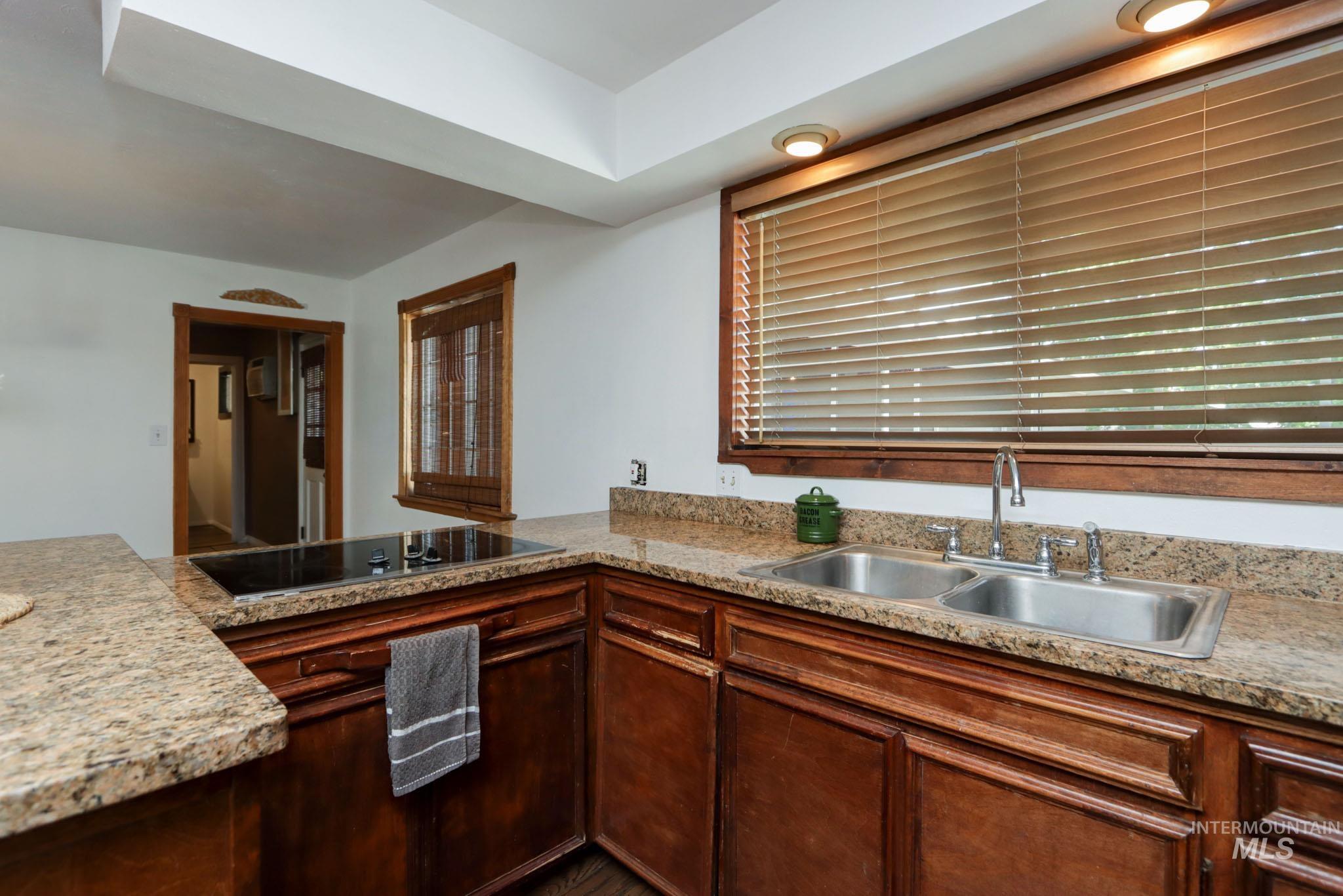 617 Park Ave, Nyssa, Oregon 97913, 3 Bedrooms, 2 Bathrooms, Residential For Sale, Price $299,000,MLS 98954393