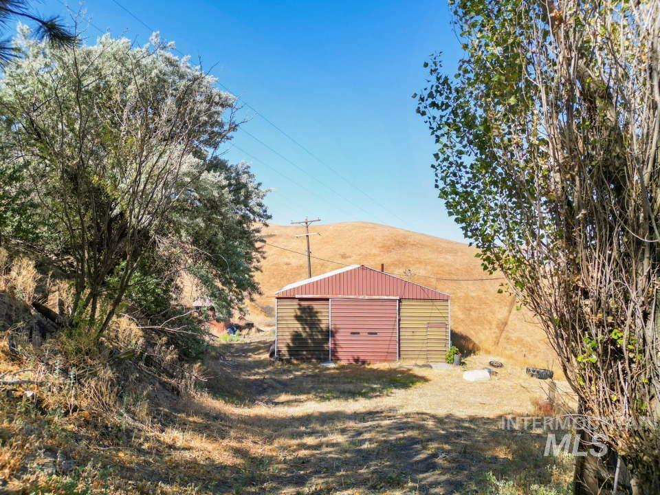 2026 Silcott Hills Road, Clarkston, Washington 99403, 2 Bedrooms, 2 Bathrooms, Residential For Sale, Price $329,900,MLS 98954411