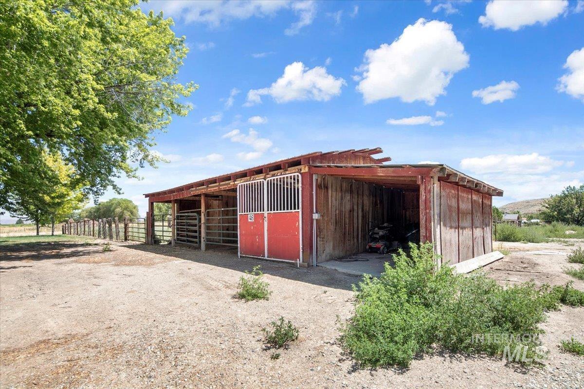 3617 Bowman Rd, Emmett, Idaho 83617, 3 Bedrooms, 2 Bathrooms, Residential For Sale, Price $739,444,MLS 98954429