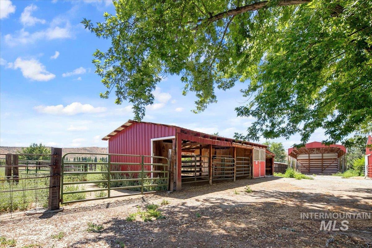 3617 Bowman Rd, Emmett, Idaho 83617, 3 Bedrooms, 2 Bathrooms, Residential For Sale, Price $739,444,MLS 98954429