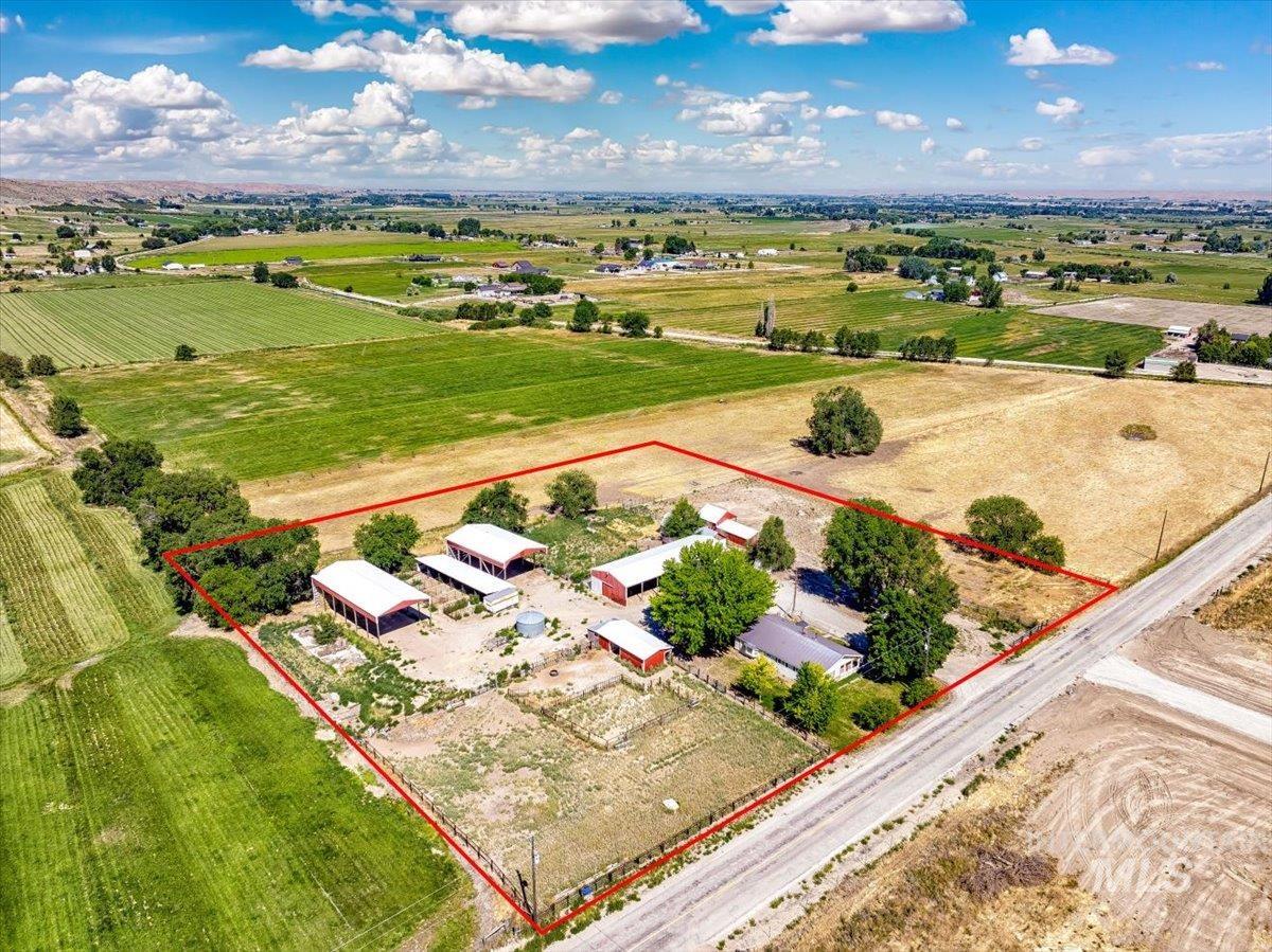 3617 Bowman Rd, Emmett, Idaho 83617, 3 Bedrooms, 2 Bathrooms, Residential For Sale, Price $739,444,MLS 98954429