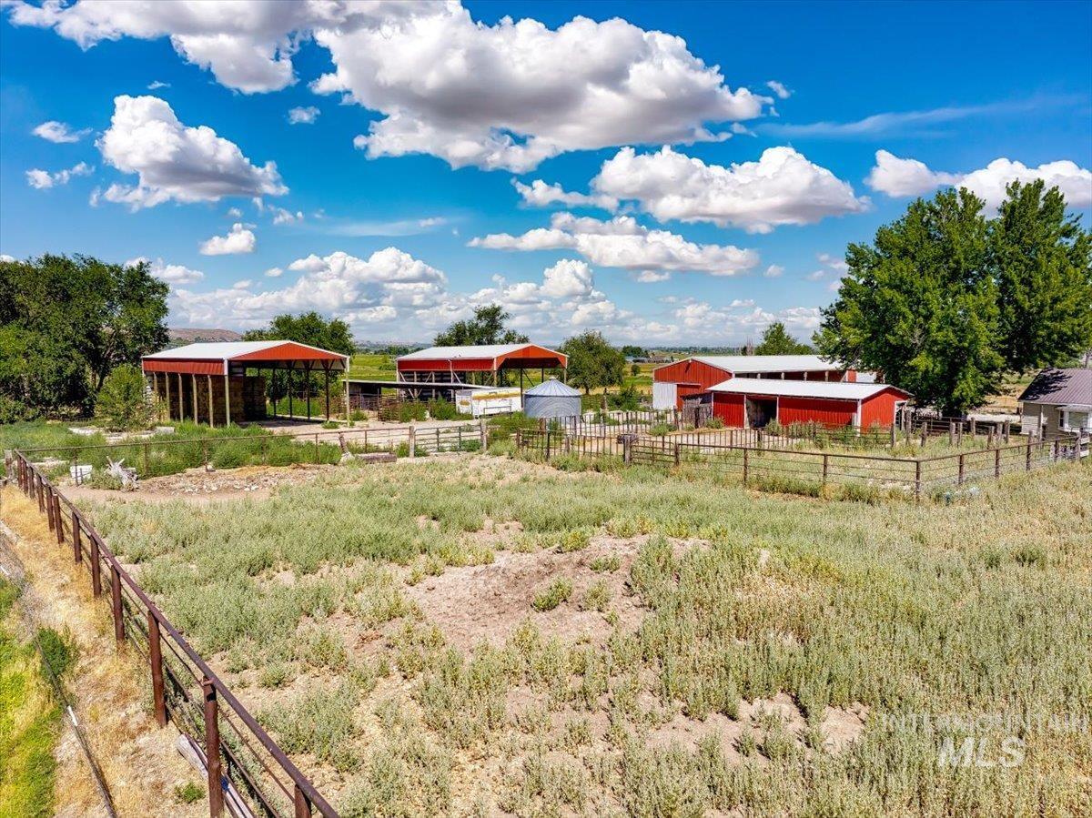 3617 Bowman Rd, Emmett, Idaho 83617, 3 Bedrooms, 2 Bathrooms, Residential For Sale, Price $739,444,MLS 98954429