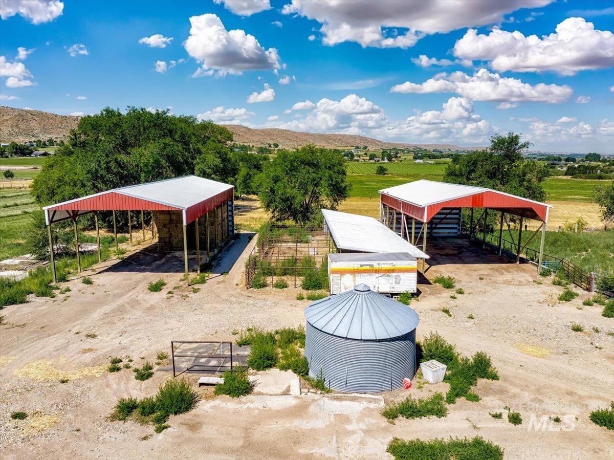 3617 Bowman Rd, Emmett, Idaho 83617, 3 Bedrooms, 2 Bathrooms, Residential For Sale, Price $739,444,MLS 98954429