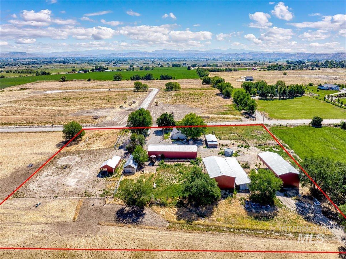 3617 Bowman Rd, Emmett, Idaho 83617, 3 Bedrooms, 2 Bathrooms, Residential For Sale, Price $739,444,MLS 98954429