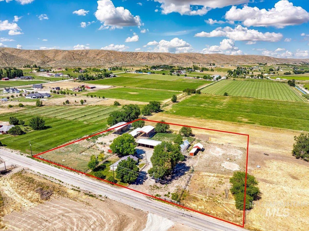3617 Bowman Rd, Emmett, Idaho 83617, 3 Bedrooms, 2 Bathrooms, Residential For Sale, Price $739,444,MLS 98954429