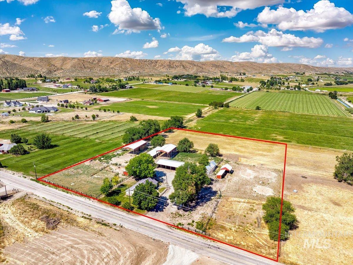 3617 Bowman Rd, Emmett, Idaho 83617, 3 Bedrooms, 2 Bathrooms, Residential For Sale, Price $739,444,MLS 98954429