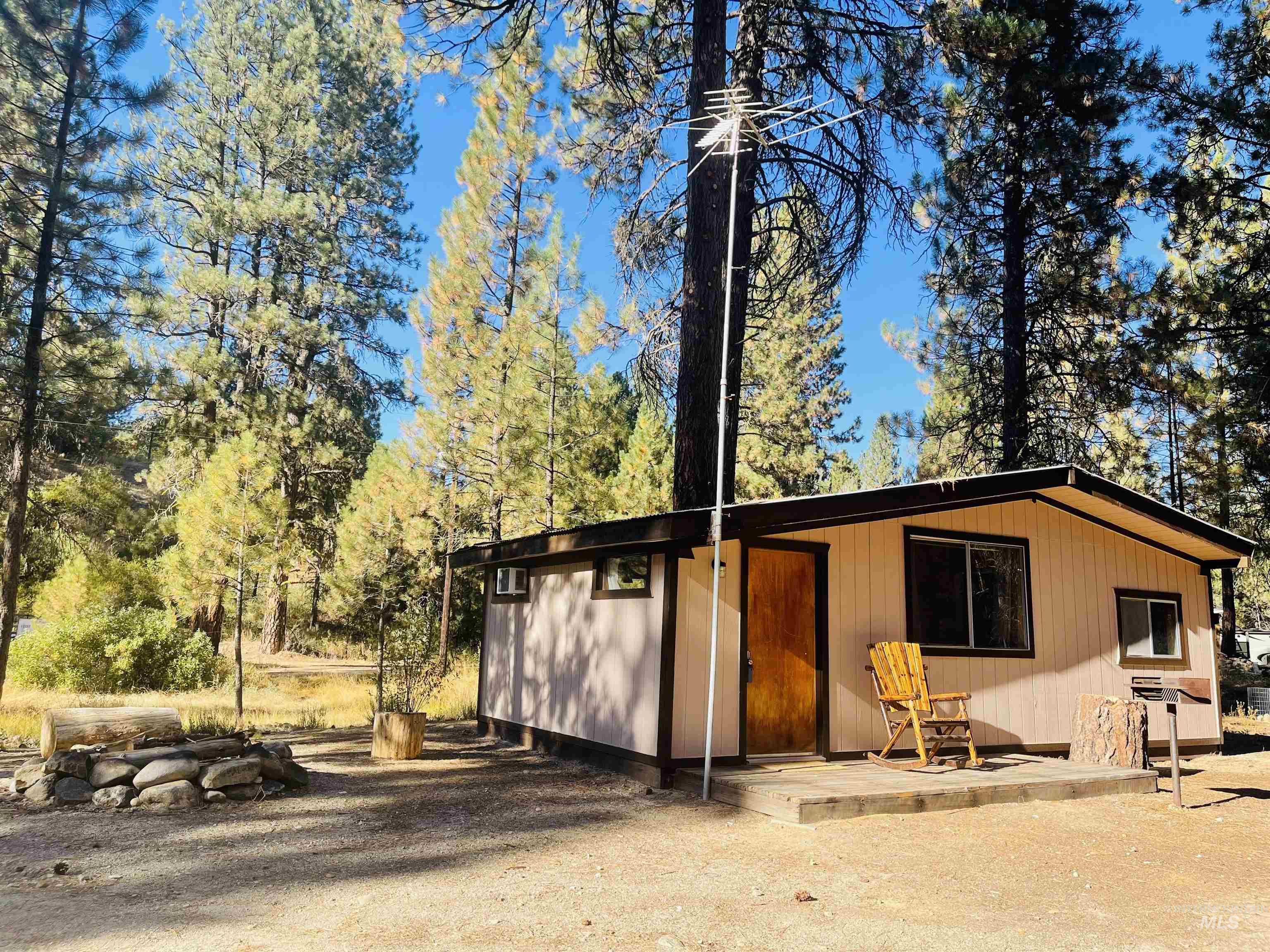 12 Woods Ln, Idaho City, Idaho 83631, 1 Bedroom, 1 Bathroom, Residential For Sale, Price $199,900, 98954433