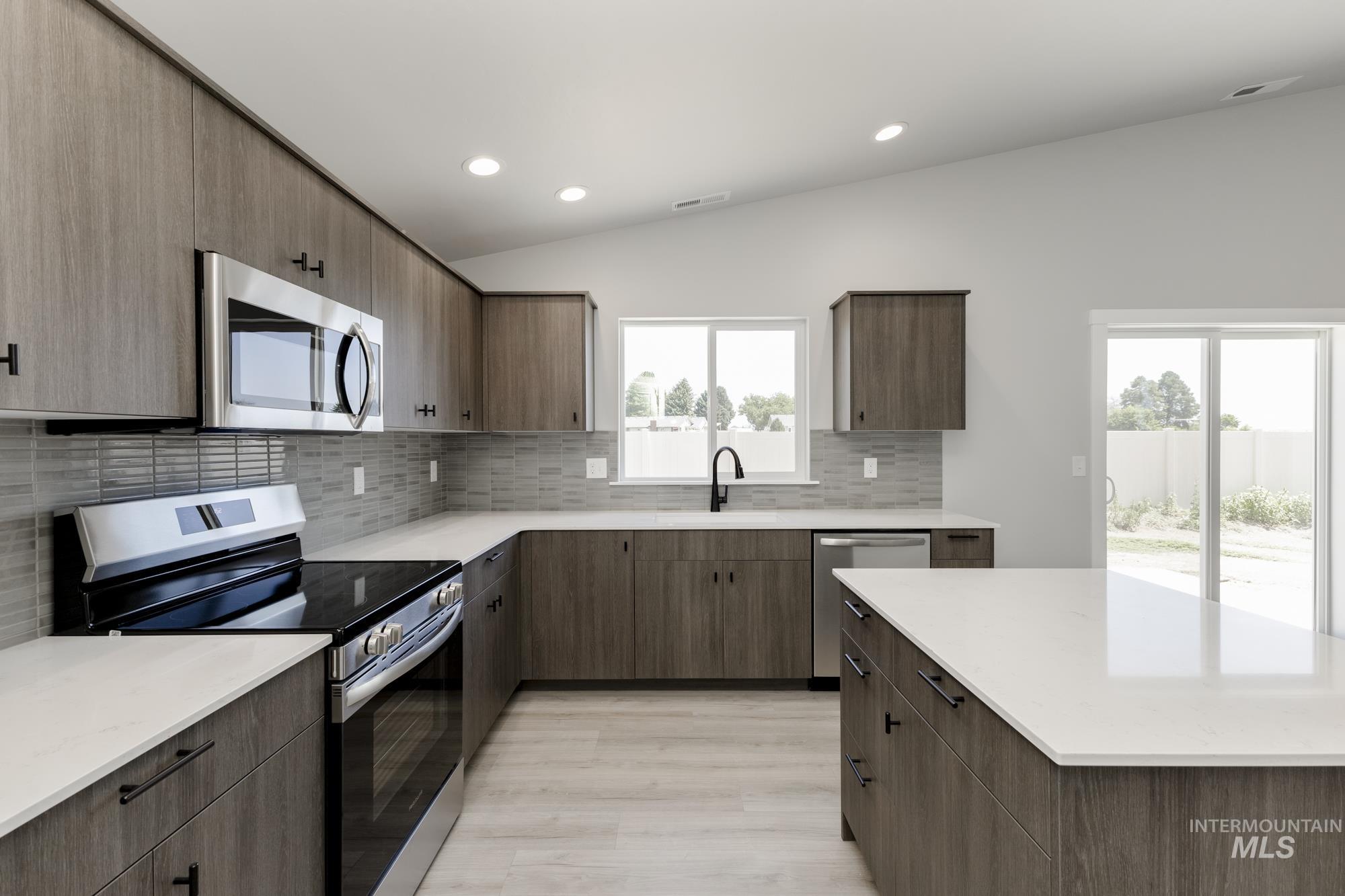 2384 N Carly Ave, Star, Idaho 83669, 4 Bedrooms, 2 Bathrooms, Residential For Sale, Price $489,990,MLS 98954463