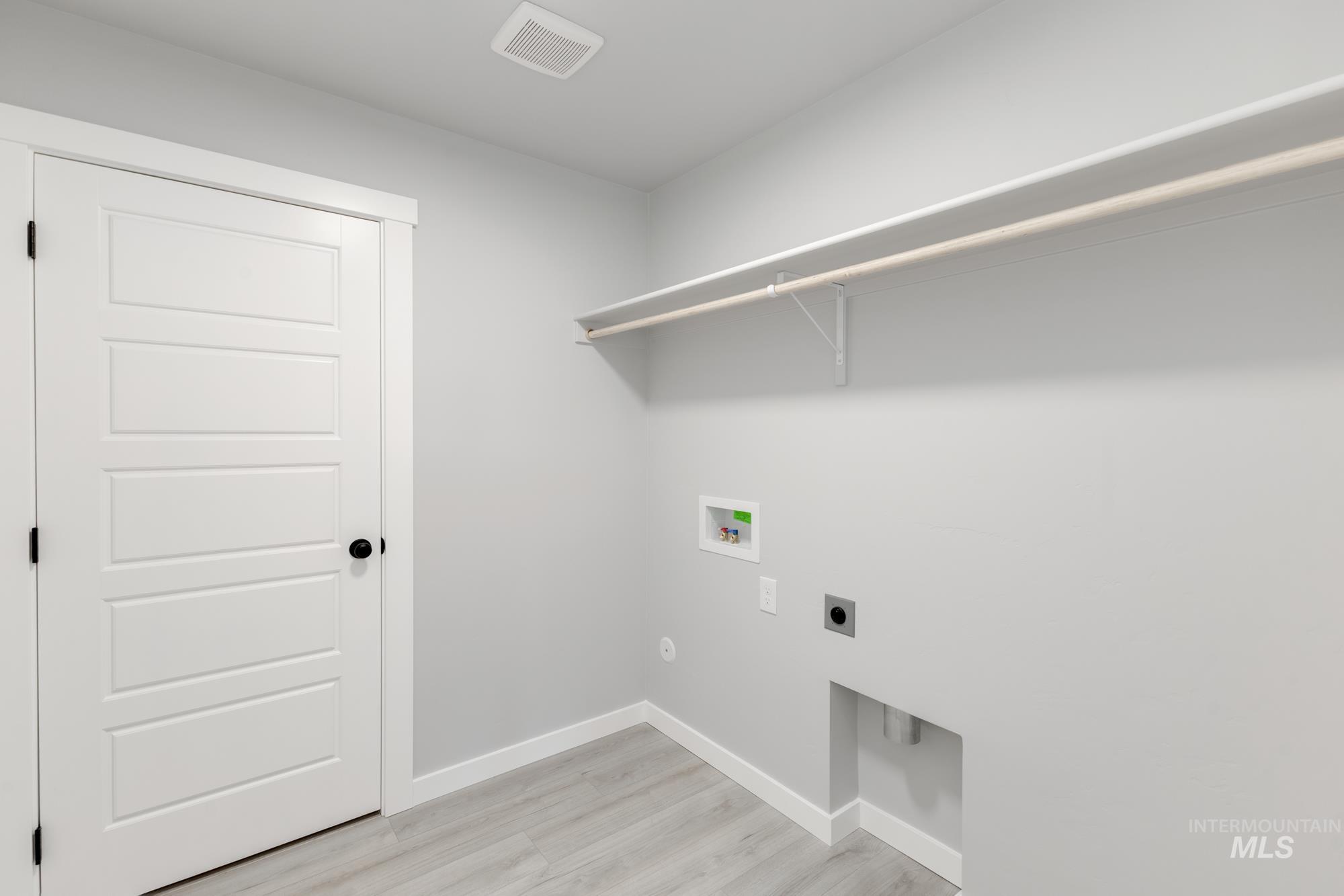 2384 N Carly Ave, Star, Idaho 83669, 4 Bedrooms, 2 Bathrooms, Residential For Sale, Price $489,990,MLS 98954463