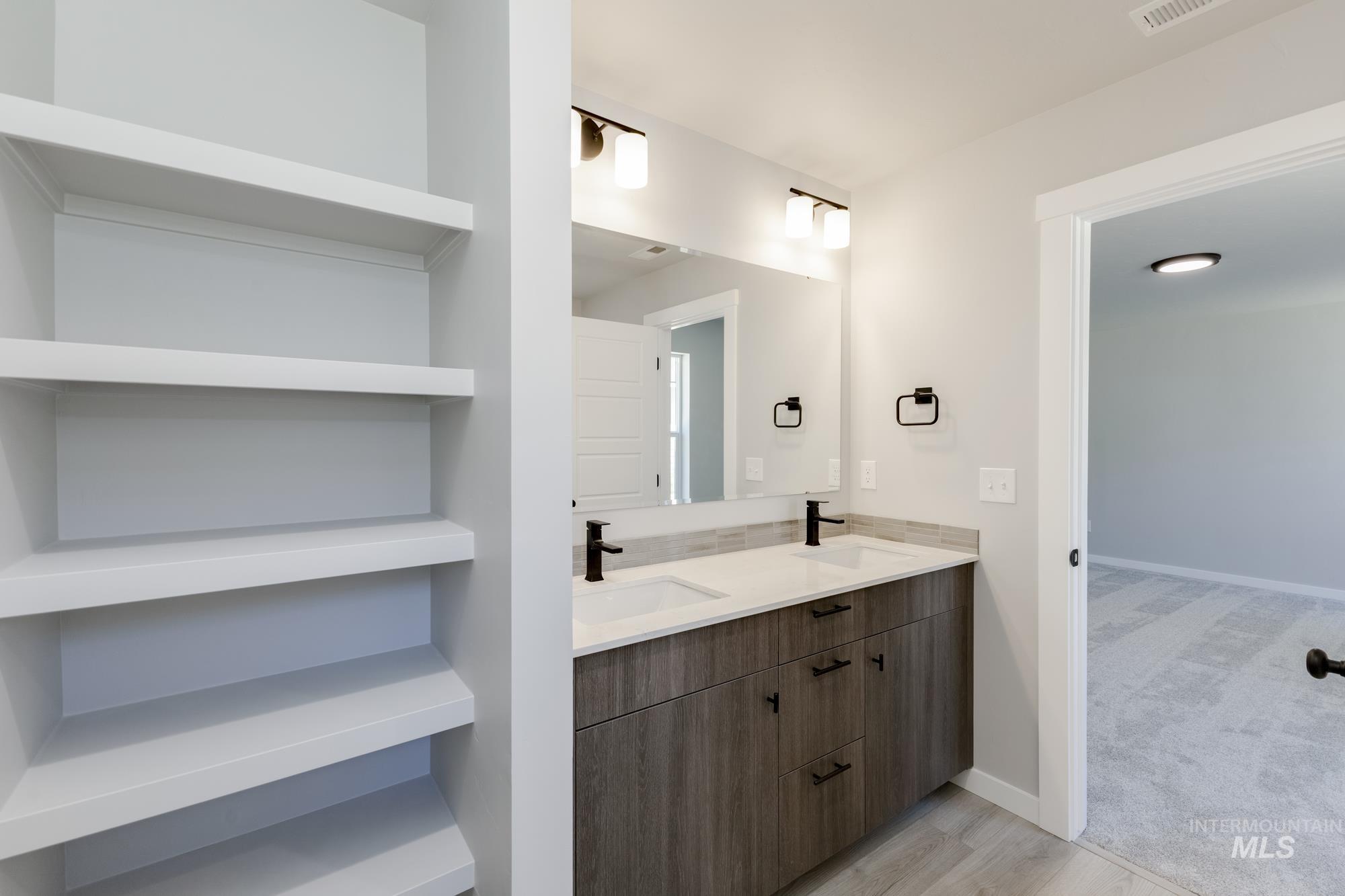 2384 N Carly Ave, Star, Idaho 83669, 4 Bedrooms, 2 Bathrooms, Residential For Sale, Price $489,990,MLS 98954463