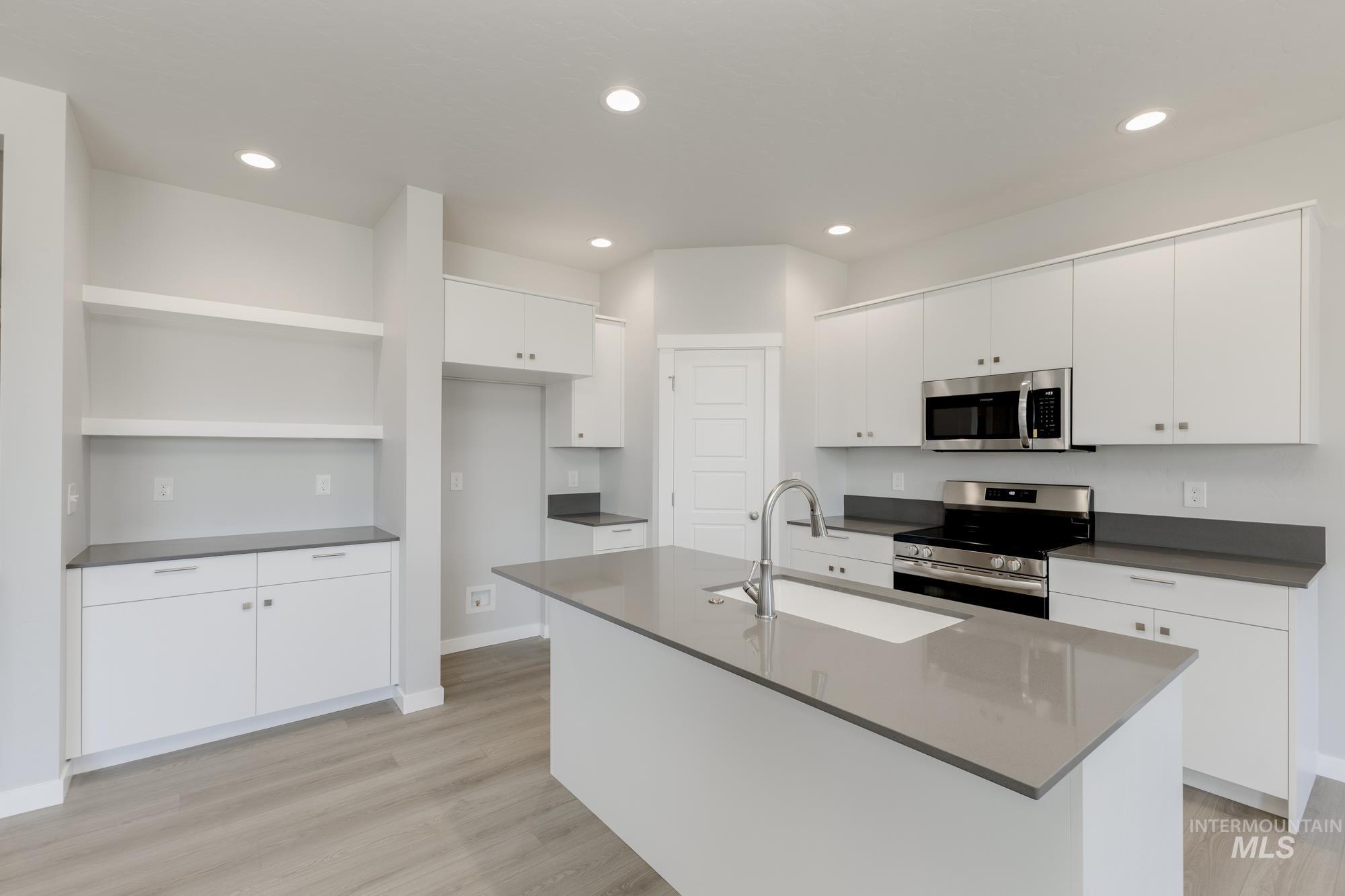 2380 N Carly Ave, Star, Idaho 83669, 3 Bedrooms, 2 Bathrooms, Residential For Sale, Price $489,990,MLS 98954464