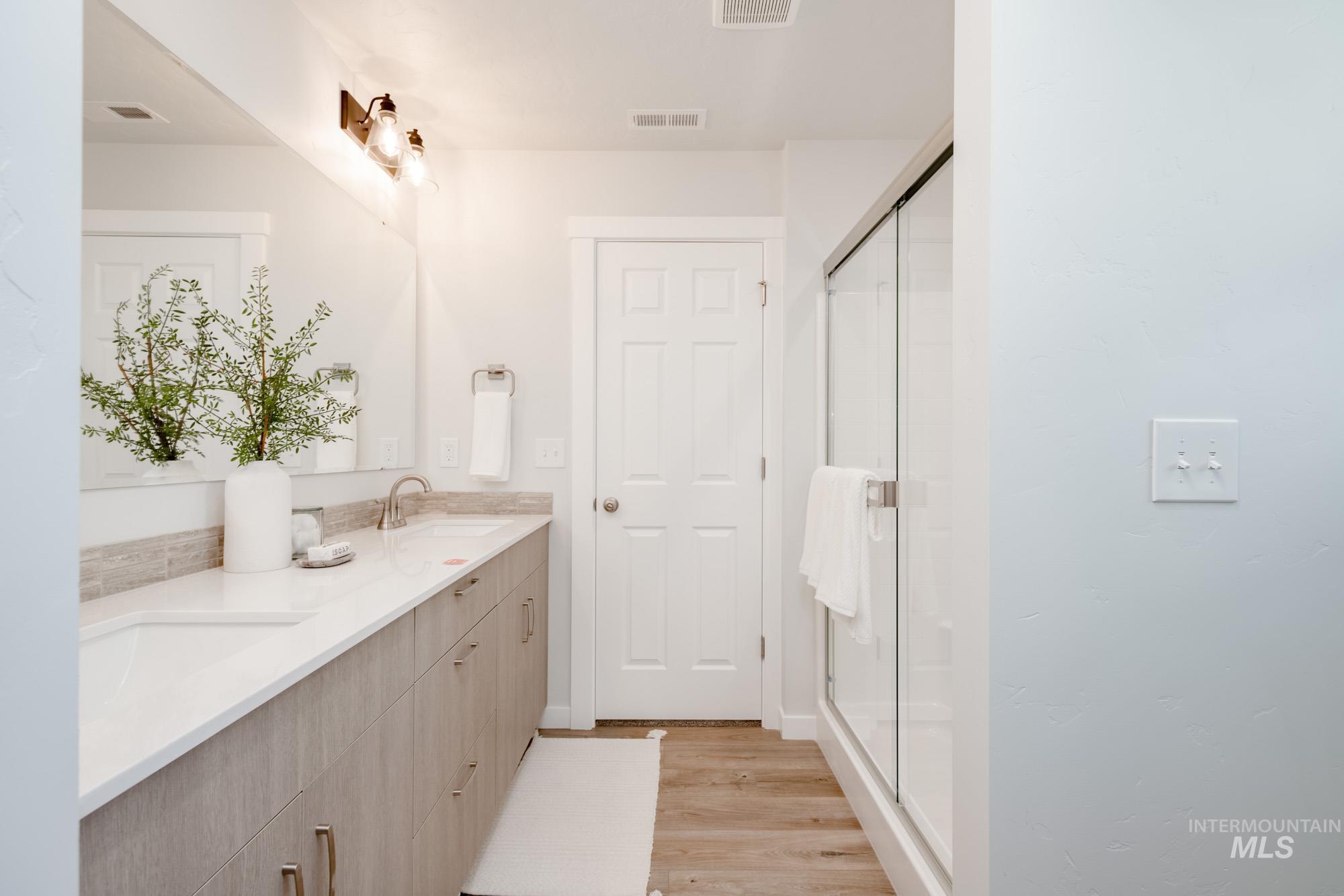 19343 Schooner Ave, Caldwell, Idaho 83605, 4 Bedrooms, 2 Bathrooms, Residential For Sale, Price $429,990,MLS 98954466