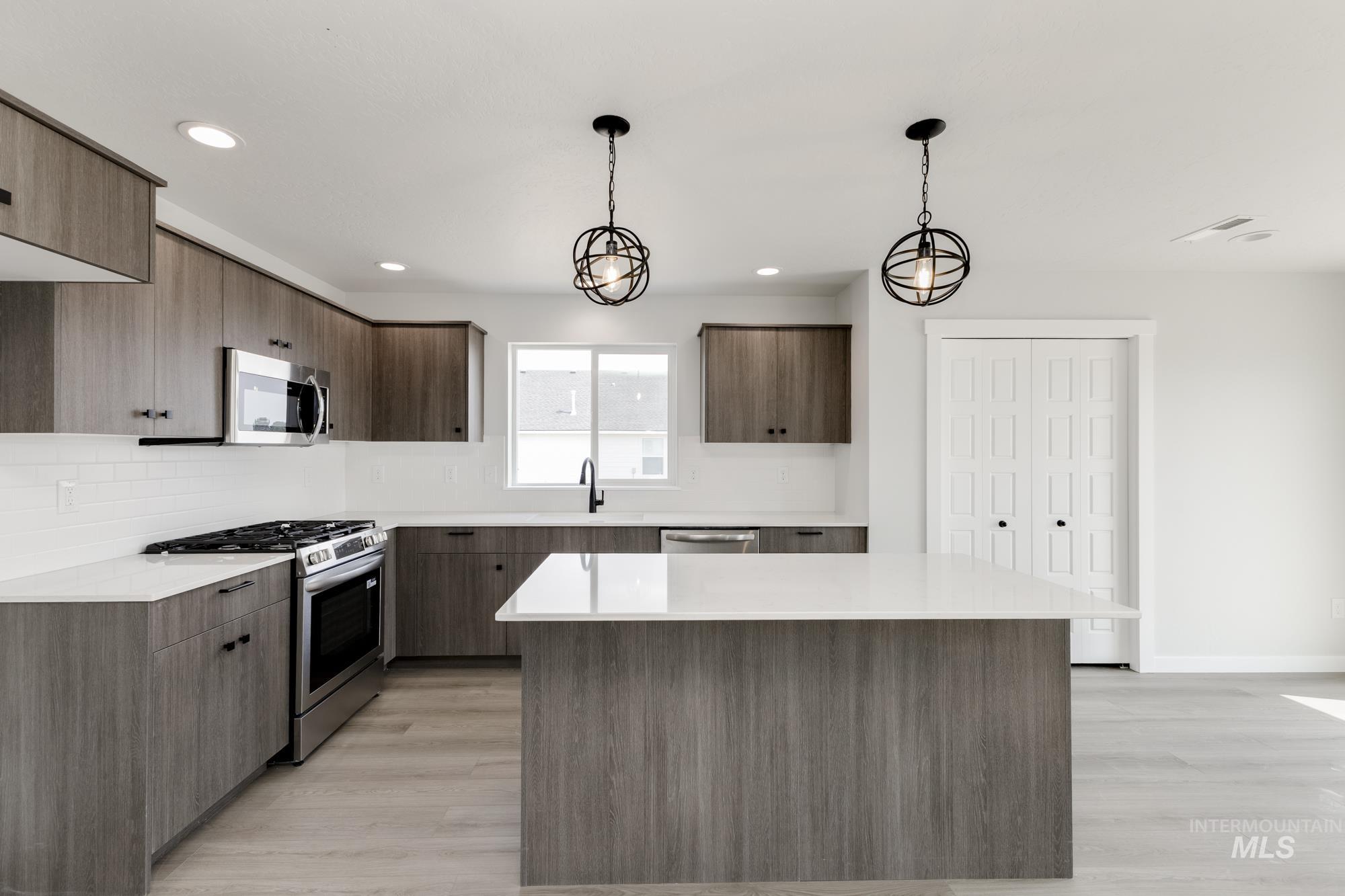 5343 E Burnte Peak St, Nampa, Idaho 83687, 5 Bedrooms, 3 Bathrooms, Residential For Sale, Price $519,990,MLS 98954469