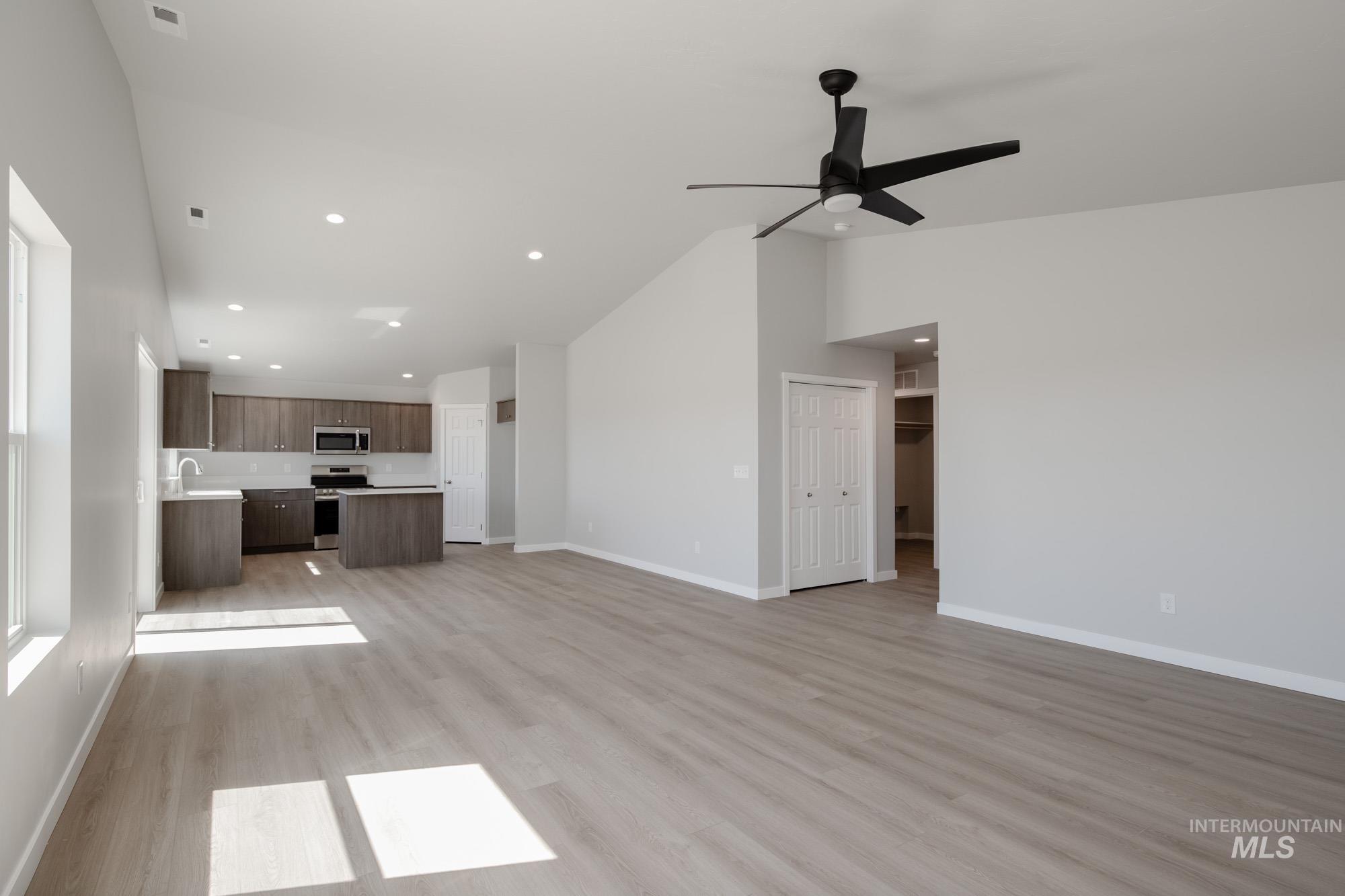 3058 N Arroyo Vista Way, Kuna, Idaho 83634, 4 Bedrooms, 2 Bathrooms, Residential For Sale, Price $439,990,MLS 98954477