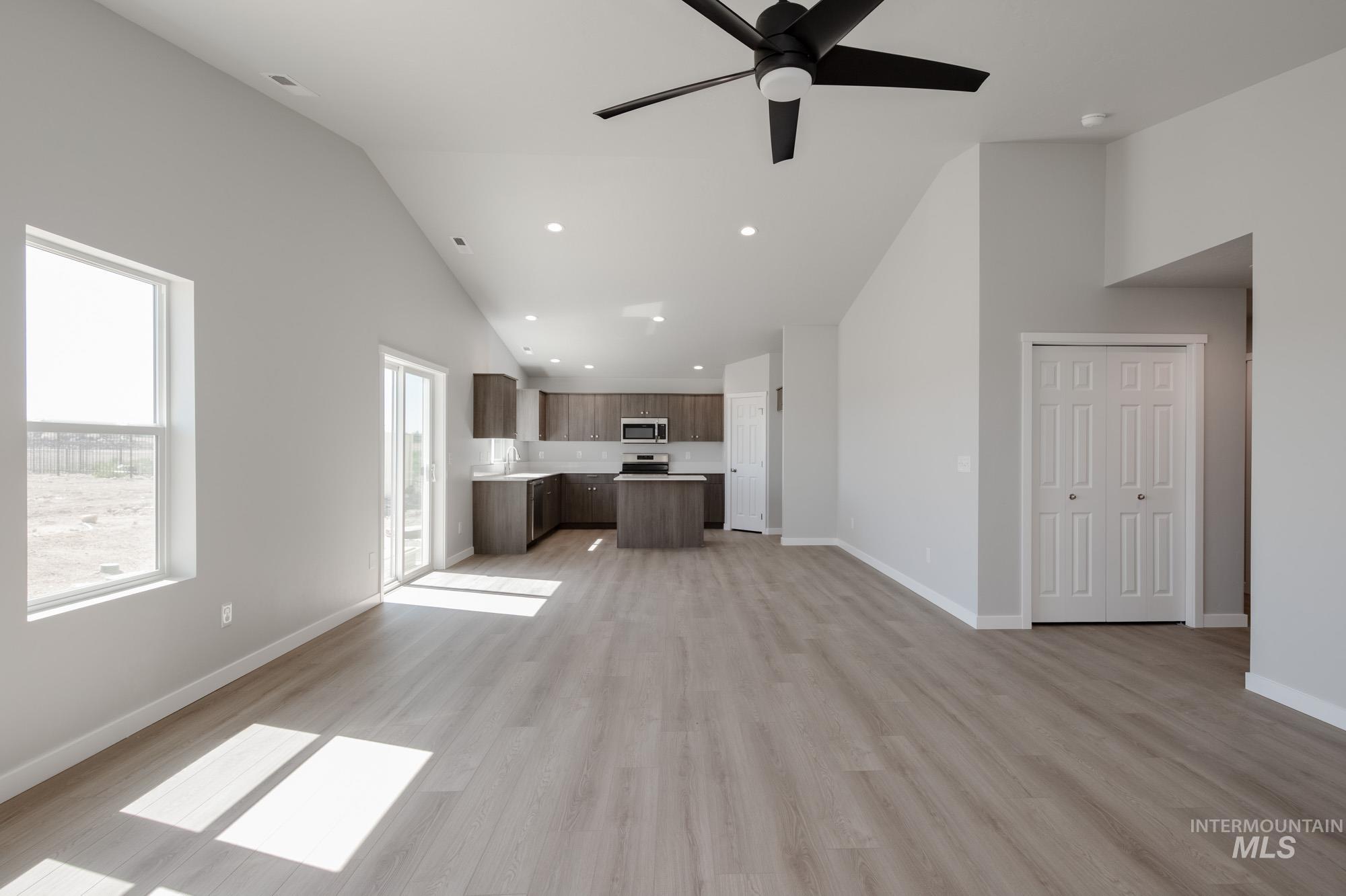 3058 N Arroyo Vista Way, Kuna, Idaho 83634, 4 Bedrooms, 2 Bathrooms, Residential For Sale, Price $439,990,MLS 98954477