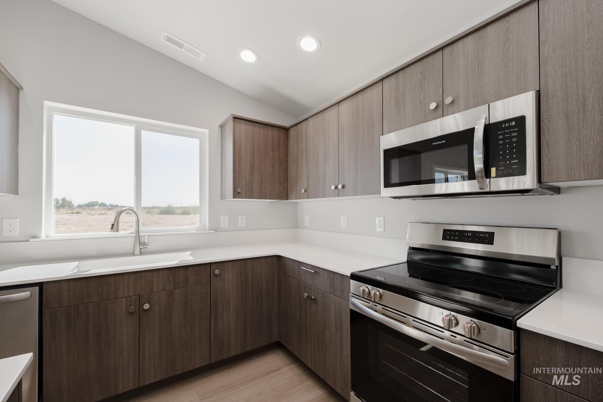 3058 N Arroyo Vista Way, Kuna, Idaho 83634, 4 Bedrooms, 2 Bathrooms, Residential For Sale, Price $439,990,MLS 98954477