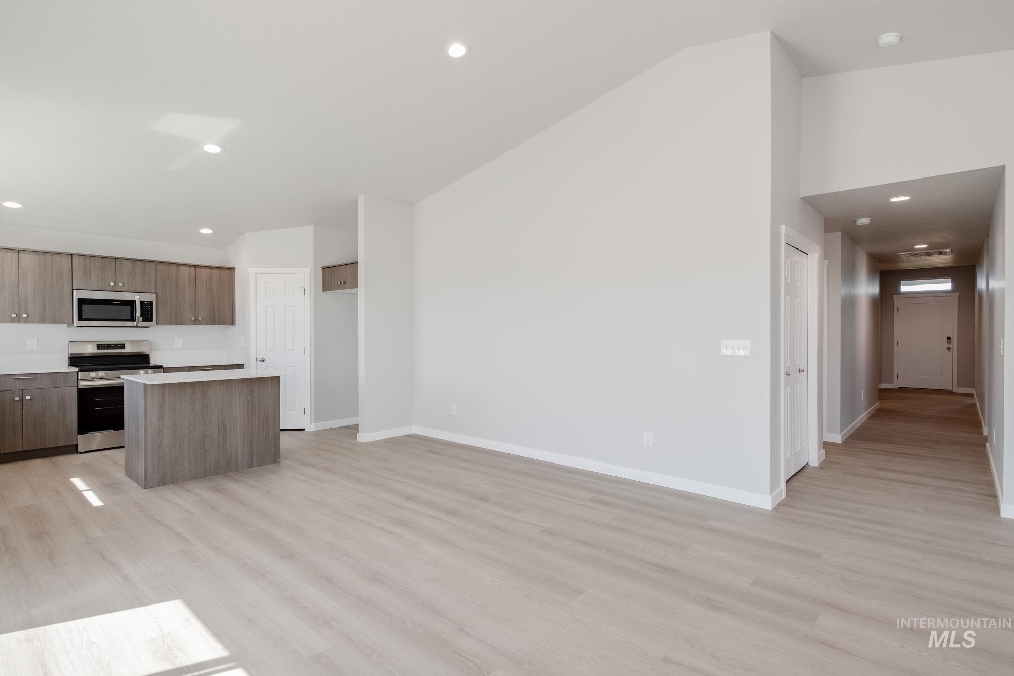 3058 N Arroyo Vista Way, Kuna, Idaho 83634, 4 Bedrooms, 2 Bathrooms, Residential For Sale, Price $439,990,MLS 98954477