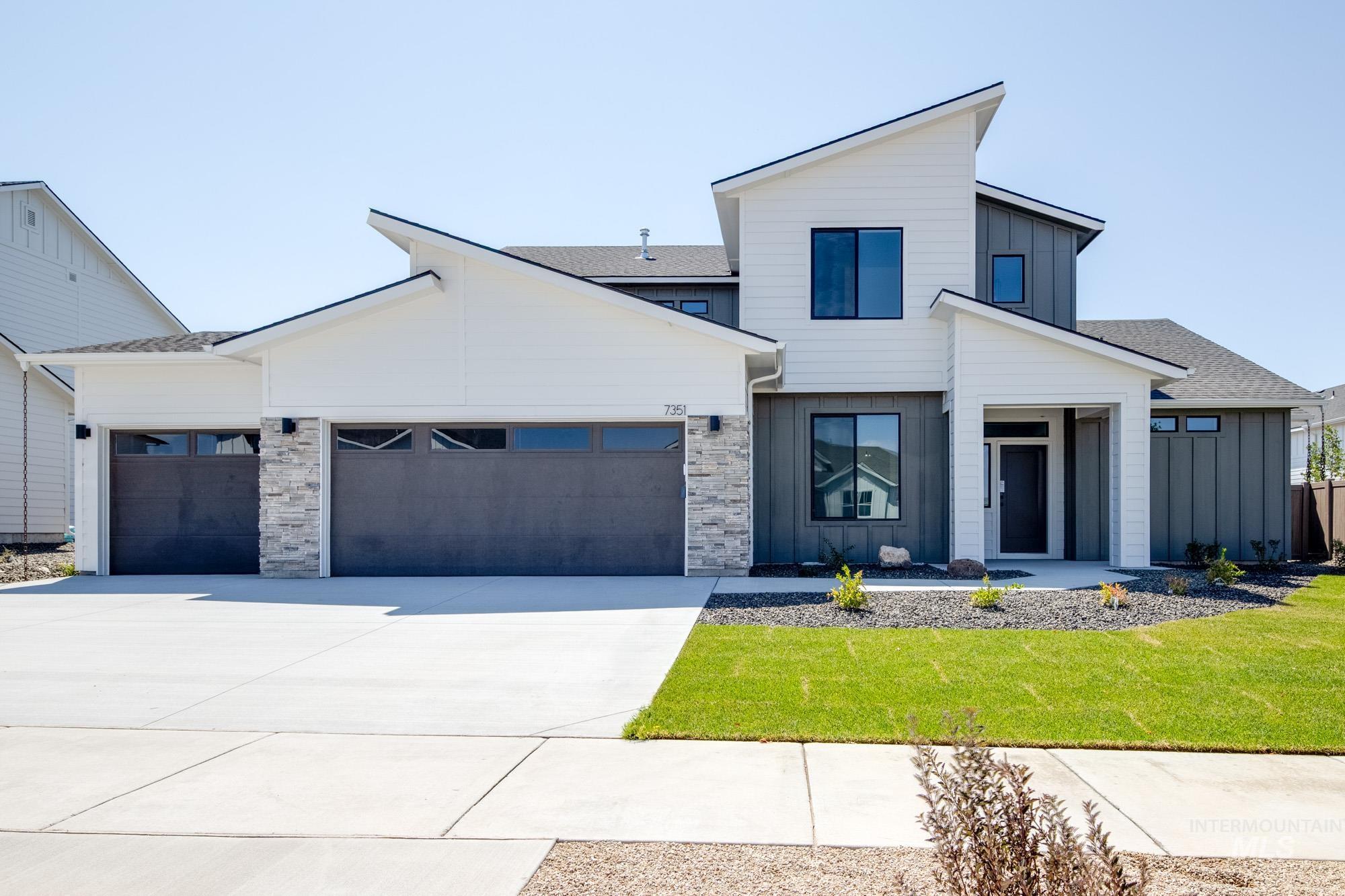 7351 W Eagle Grove St, Boise, Idaho 83709, 5 Bedrooms, 2.5 Bathrooms, Residential For Sale, Price $699,990,MLS 98954484