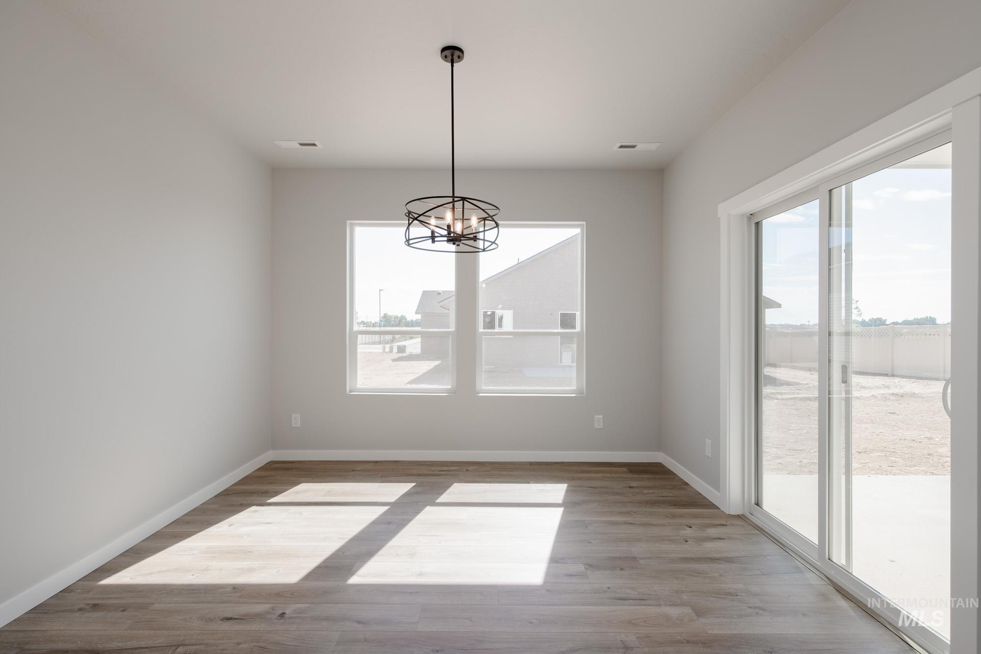 16696 Carlin Ave, Caldwell, Idaho 83607, 4 Bedrooms, 2 Bathrooms, Residential For Sale, Price $464,990,MLS 98954489