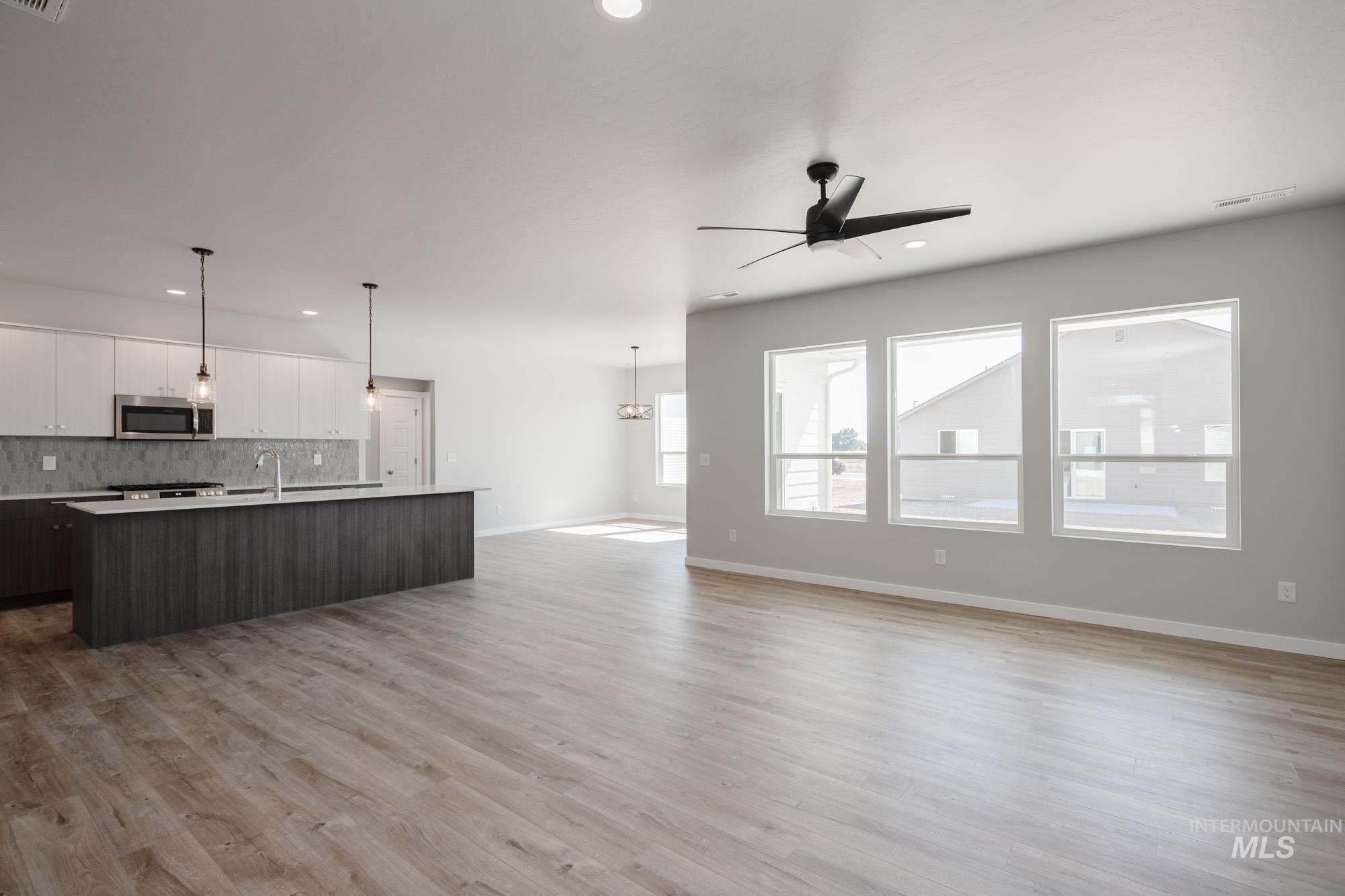 16696 Carlin Ave, Caldwell, Idaho 83607, 4 Bedrooms, 2 Bathrooms, Residential For Sale, Price $464,990,MLS 98954489