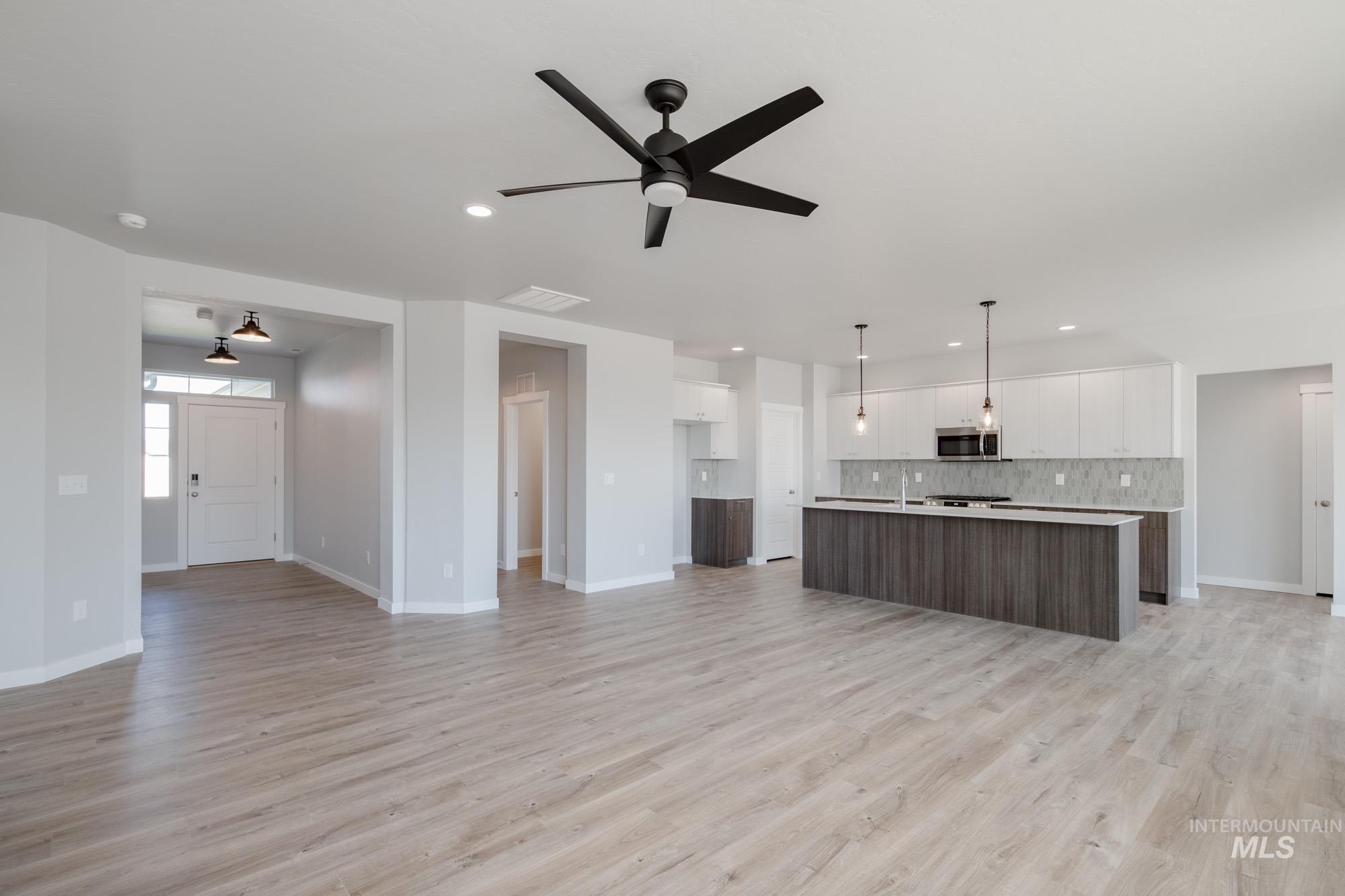 16696 Carlin Ave, Caldwell, Idaho 83607, 4 Bedrooms, 2 Bathrooms, Residential For Sale, Price $464,990,MLS 98954489