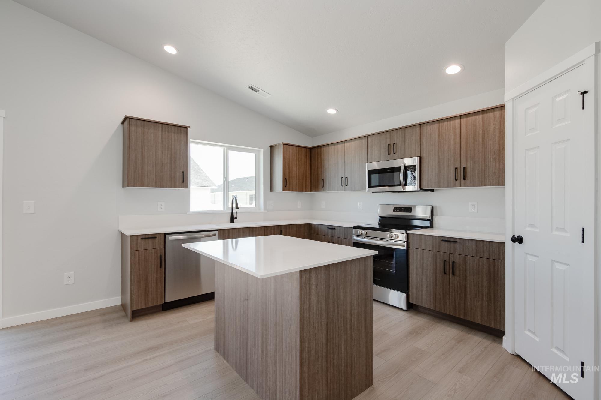 13342 Cut St, Caldwell, Idaho 83607, 4 Bedrooms, 2 Bathrooms, Residential For Sale, Price $407,990,MLS 98954490