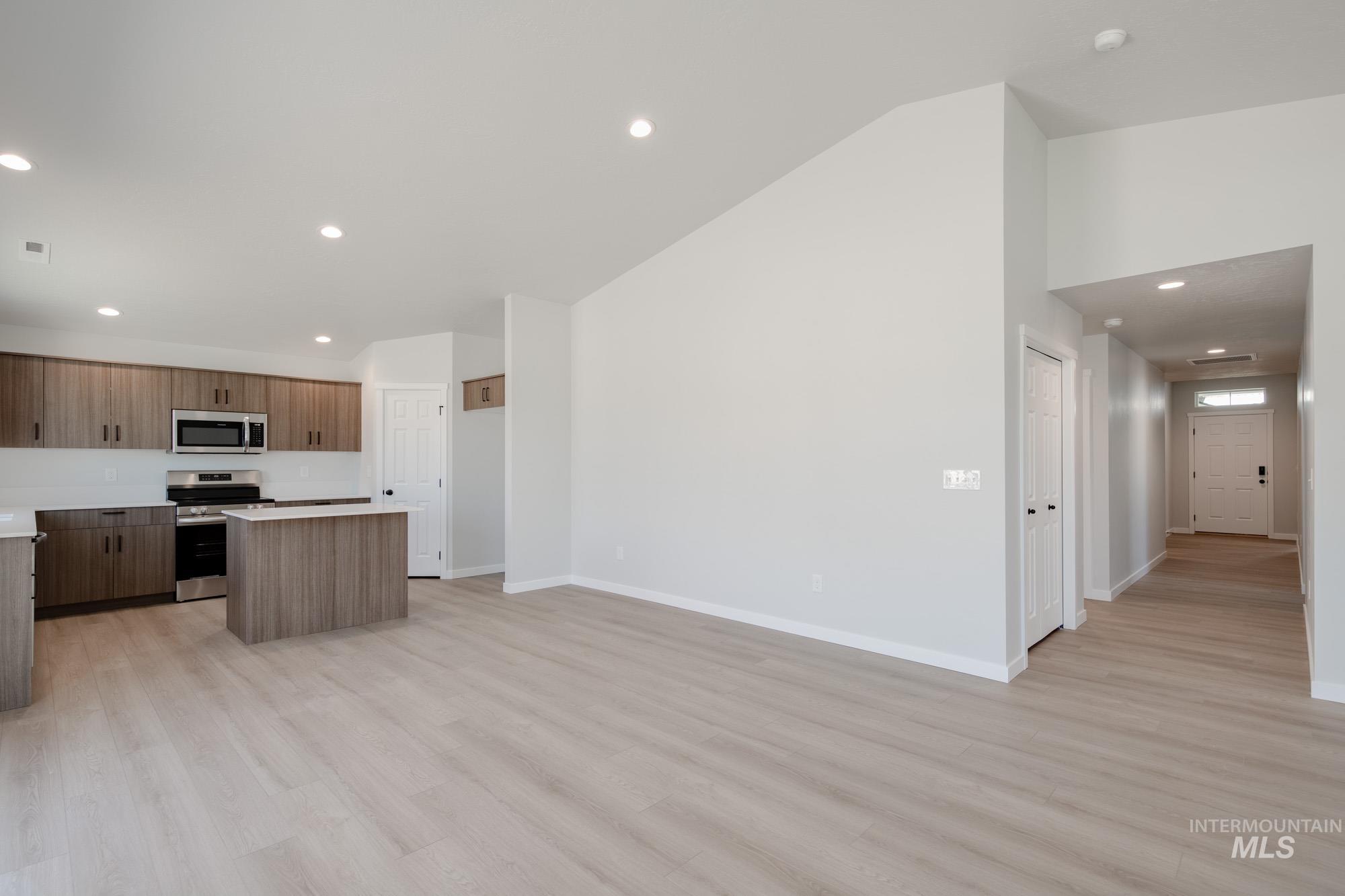 13342 Cut St, Caldwell, Idaho 83607, 4 Bedrooms, 2 Bathrooms, Residential For Sale, Price $407,990,MLS 98954490