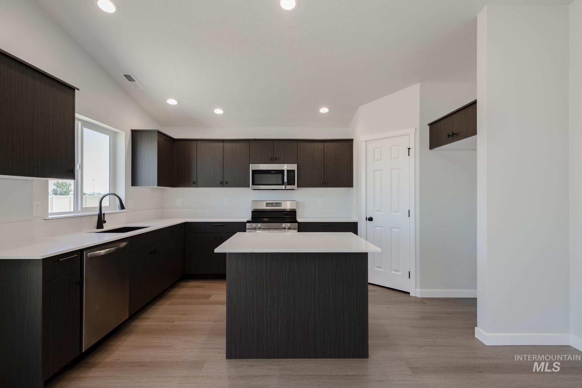 16290 Backfill Pl, Caldwell, Idaho 83607, 4 Bedrooms, 2 Bathrooms, Residential For Sale, Price $397,990,MLS 98954496