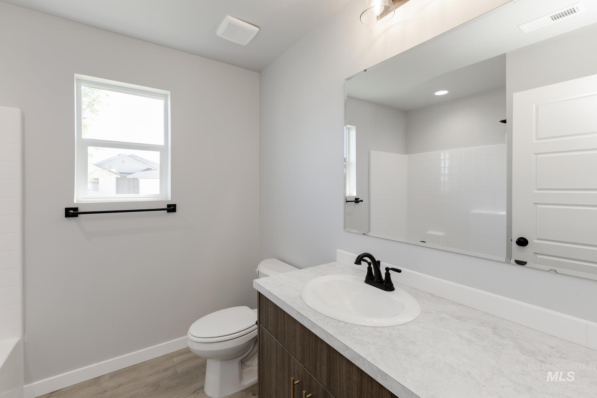 1015 E Perjue Basin Dr, Nampa, Idaho 83686, 4 Bedrooms, 2 Bathrooms, Residential For Sale, Price $464,990,MLS 98954497