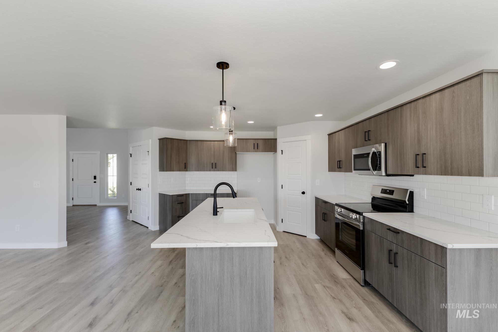 5304 S Danforth Ave, Nampa, Idaho 83686, 4 Bedrooms, 3 Bathrooms, Residential For Sale, Price $629,990,MLS 98954498