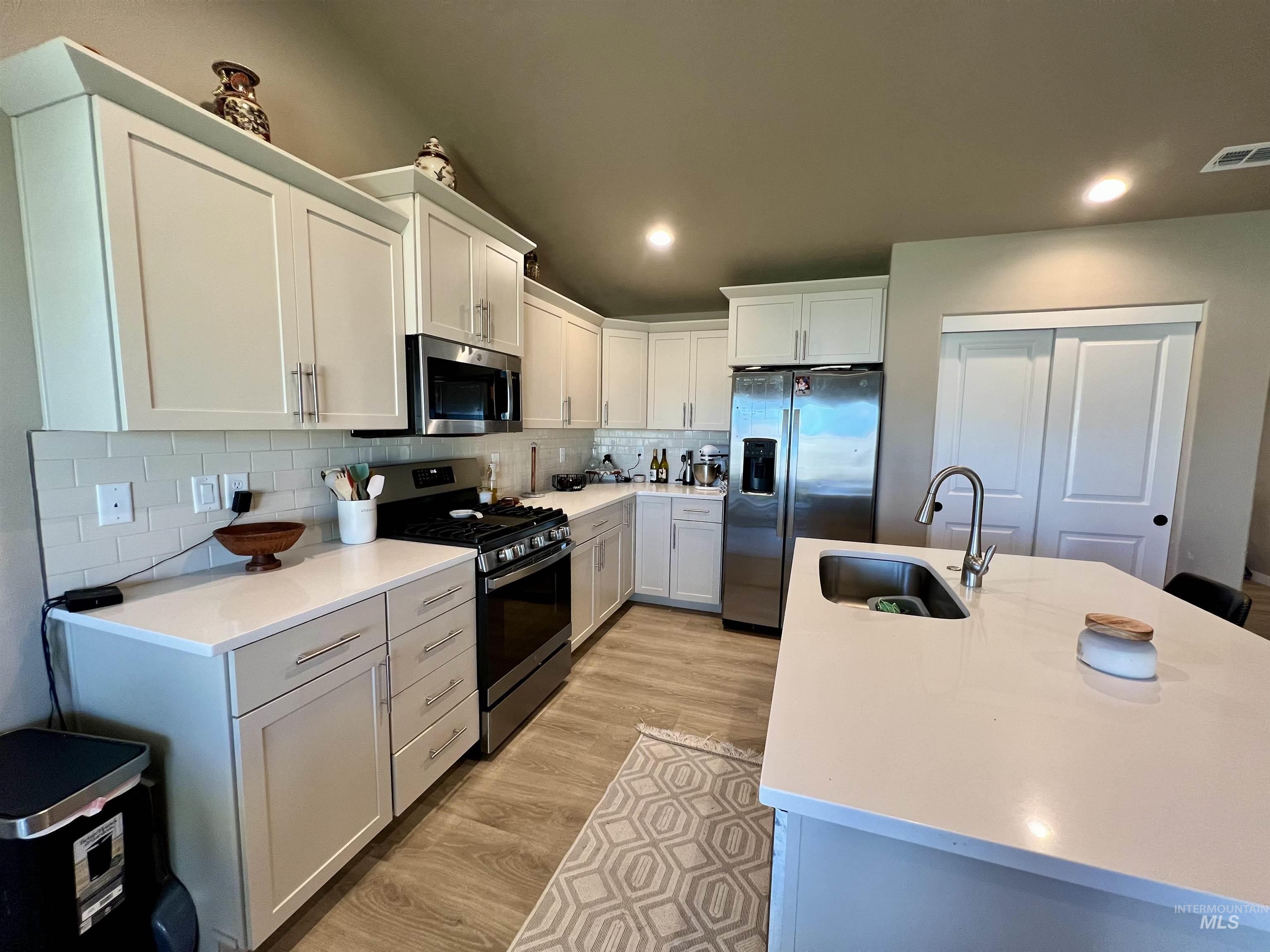 2422 Legacy Ct, Clarkston, Washington 99403, 3 Bedrooms, 2 Bathrooms, Residential For Sale, Price $409,900,MLS 98954561