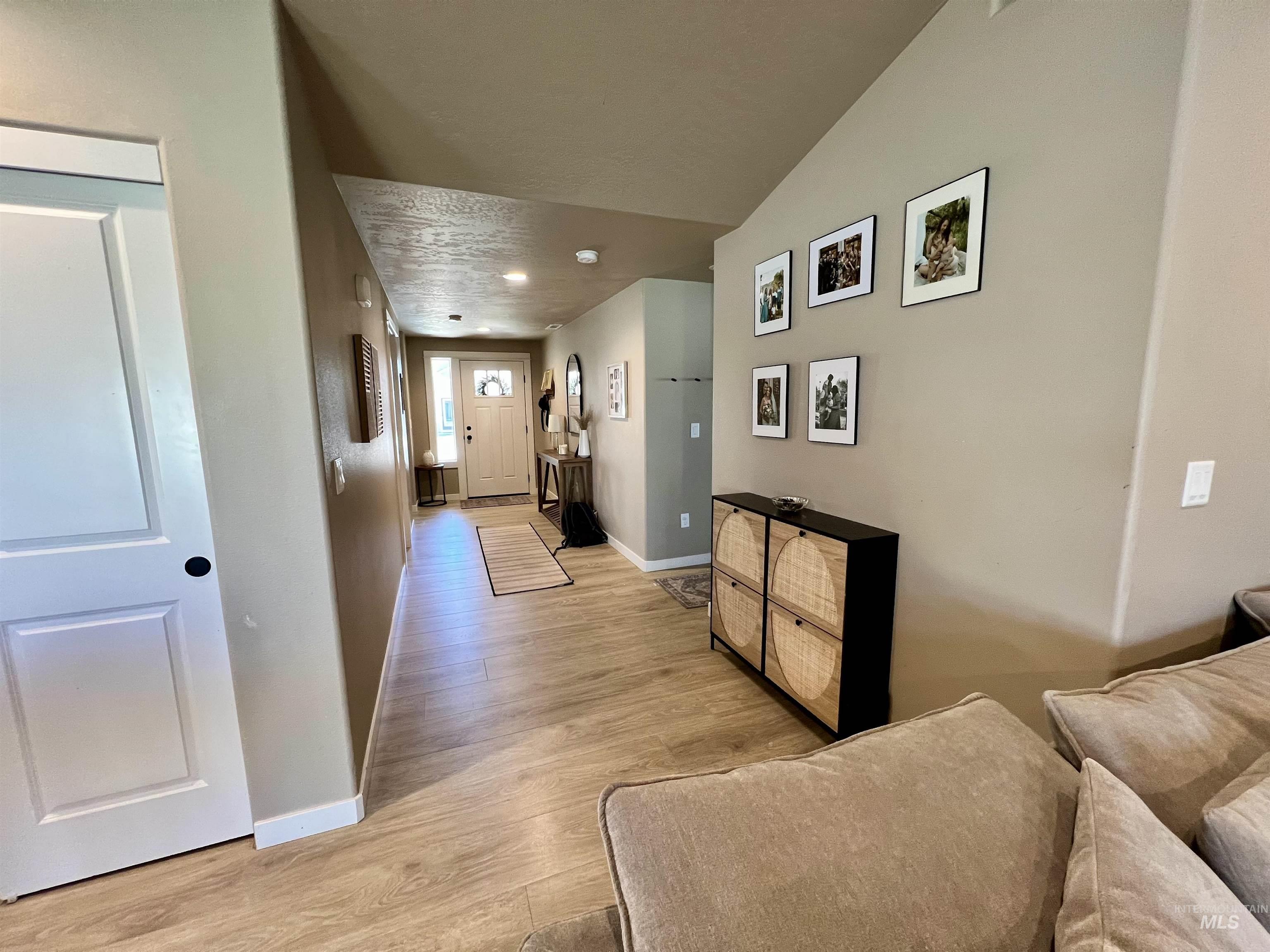 2422 Legacy Ct, Clarkston, Washington 99403, 3 Bedrooms, 2 Bathrooms, Residential For Sale, Price $409,900,MLS 98954561