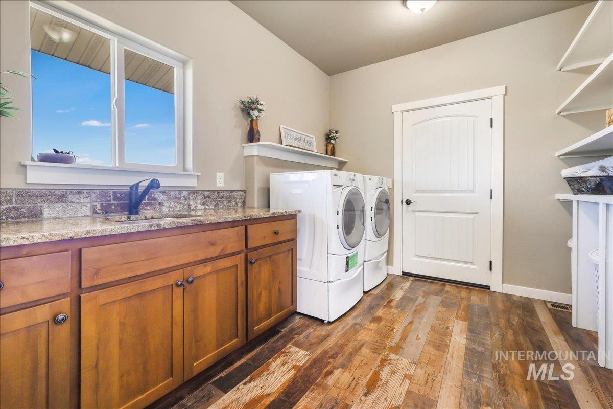 628 Pioneer Mountain Loop, Jerome, Idaho 83338, 4 Bedrooms, 2 Bathrooms, Residential For Sale, Price $530,000,MLS 98954567