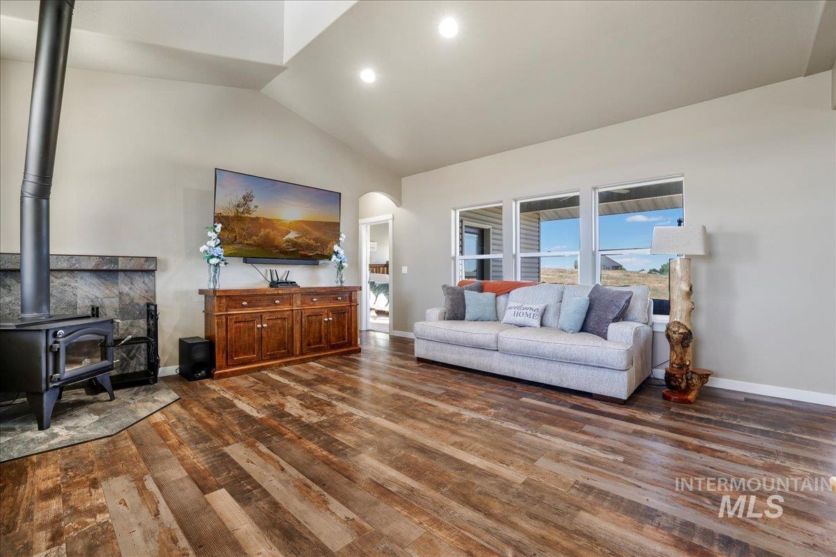 628 Pioneer Mountain Loop, Jerome, Idaho 83338, 4 Bedrooms, 2 Bathrooms, Residential For Sale, Price $530,000,MLS 98954567