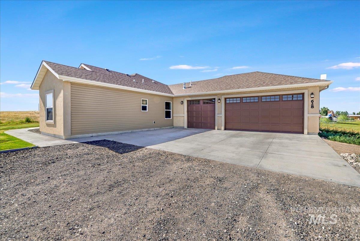 628 Pioneer Mountain Loop, Jerome, Idaho 83338, 4 Bedrooms, 2 Bathrooms, Residential For Sale, Price $530,000,MLS 98954567