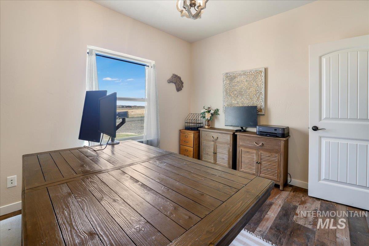 628 Pioneer Mountain Loop, Jerome, Idaho 83338, 4 Bedrooms, 2 Bathrooms, Residential For Sale, Price $530,000,MLS 98954567