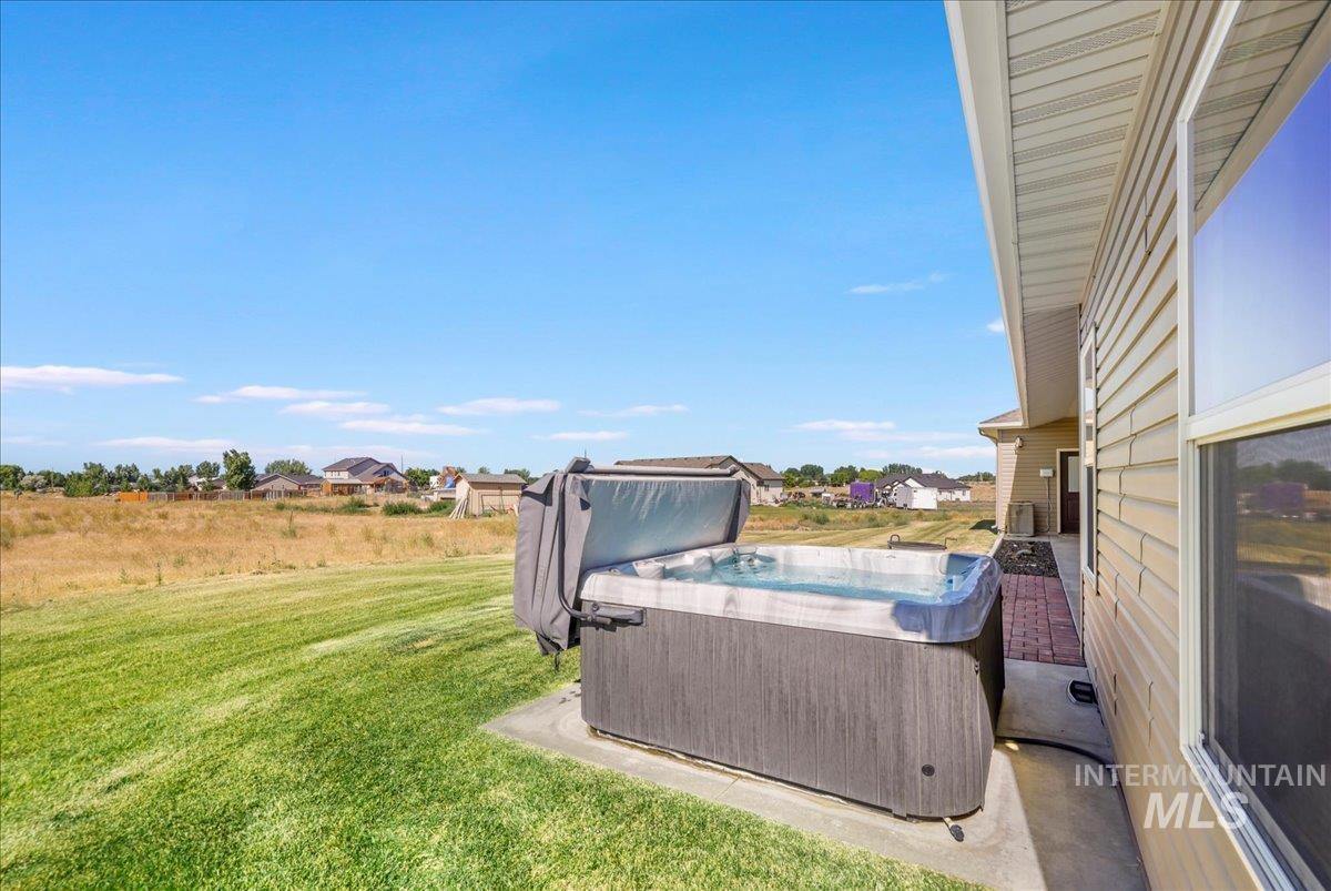 628 Pioneer Mountain Loop, Jerome, Idaho 83338, 4 Bedrooms, 2 Bathrooms, Residential For Sale, Price $530,000,MLS 98954567