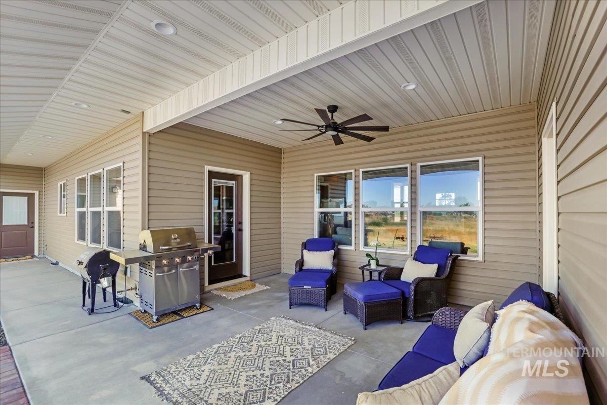 628 Pioneer Mountain Loop, Jerome, Idaho 83338, 4 Bedrooms, 2 Bathrooms, Residential For Sale, Price $530,000,MLS 98954567