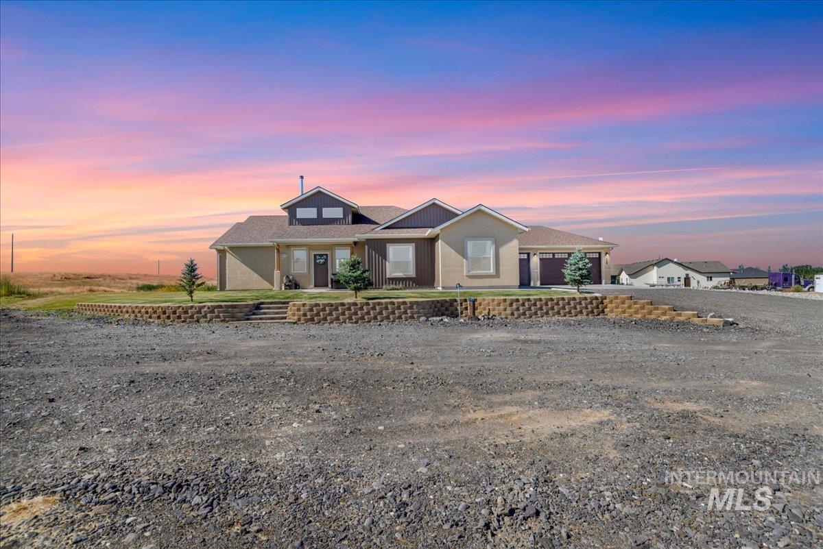 628 Pioneer Mountain Loop, Jerome, Idaho 83338, 4 Bedrooms, 2 Bathrooms, Residential For Sale, Price $530,000,MLS 98954567