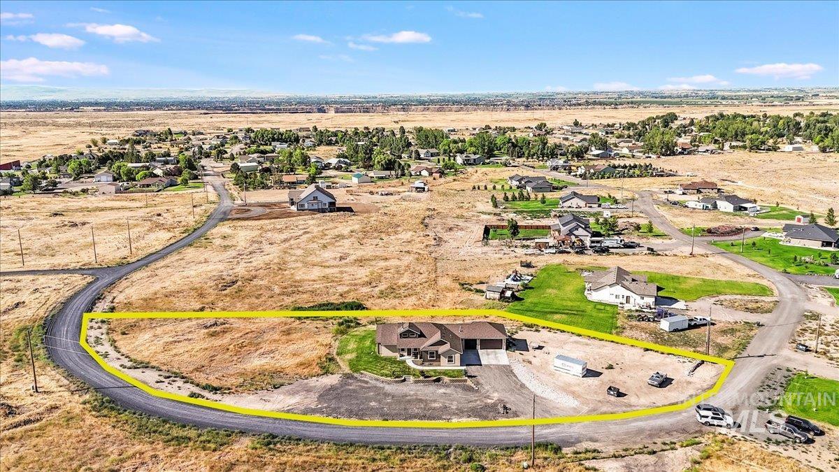 628 Pioneer Mountain Loop, Jerome, Idaho 83338, 4 Bedrooms, 2 Bathrooms, Residential For Sale, Price $530,000,MLS 98954567