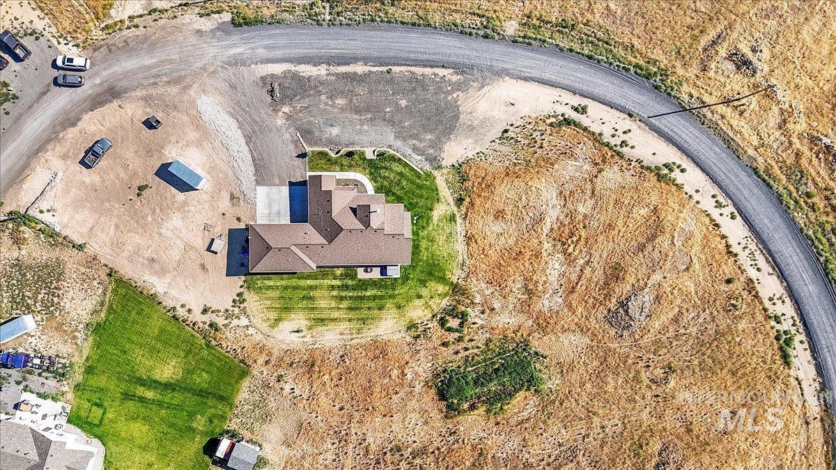 628 Pioneer Mountain Loop, Jerome, Idaho 83338, 4 Bedrooms, 2 Bathrooms, Residential For Sale, Price $530,000,MLS 98954567
