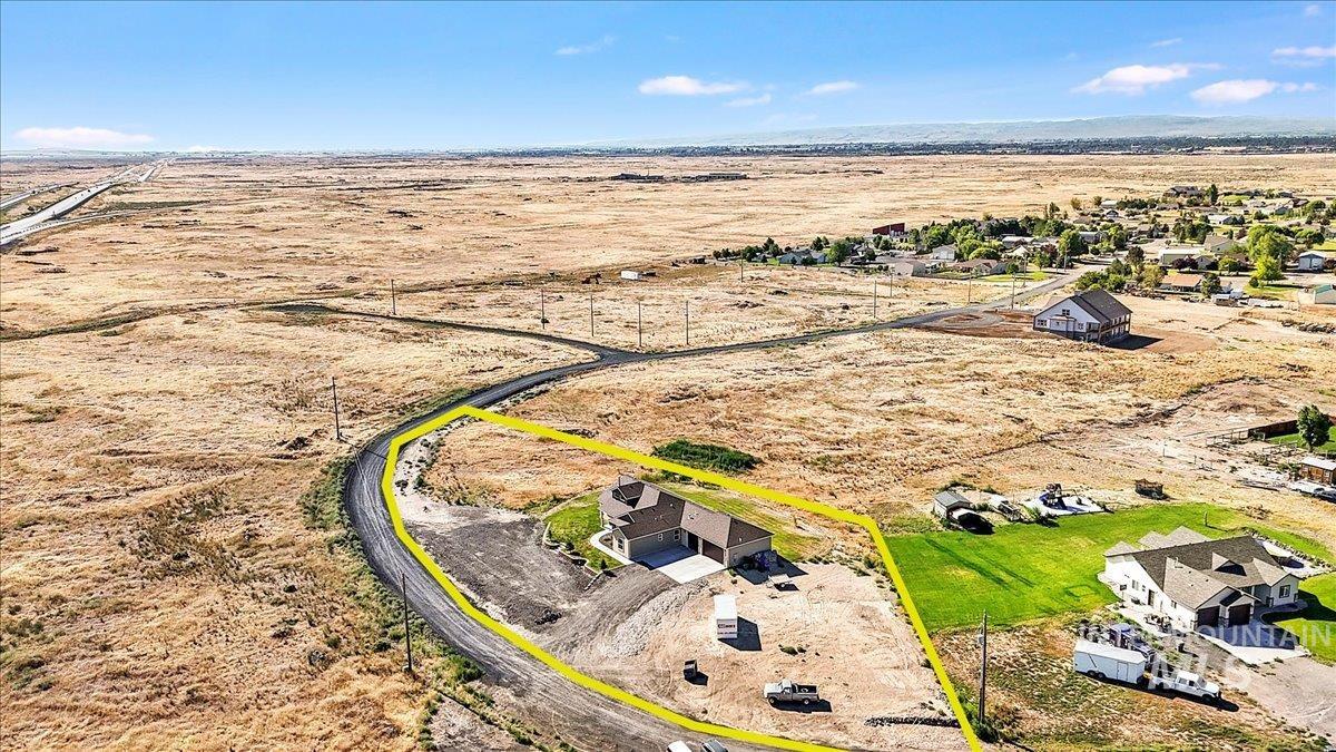 628 Pioneer Mountain Loop, Jerome, Idaho 83338, 4 Bedrooms, 2 Bathrooms, Residential For Sale, Price $530,000,MLS 98954567