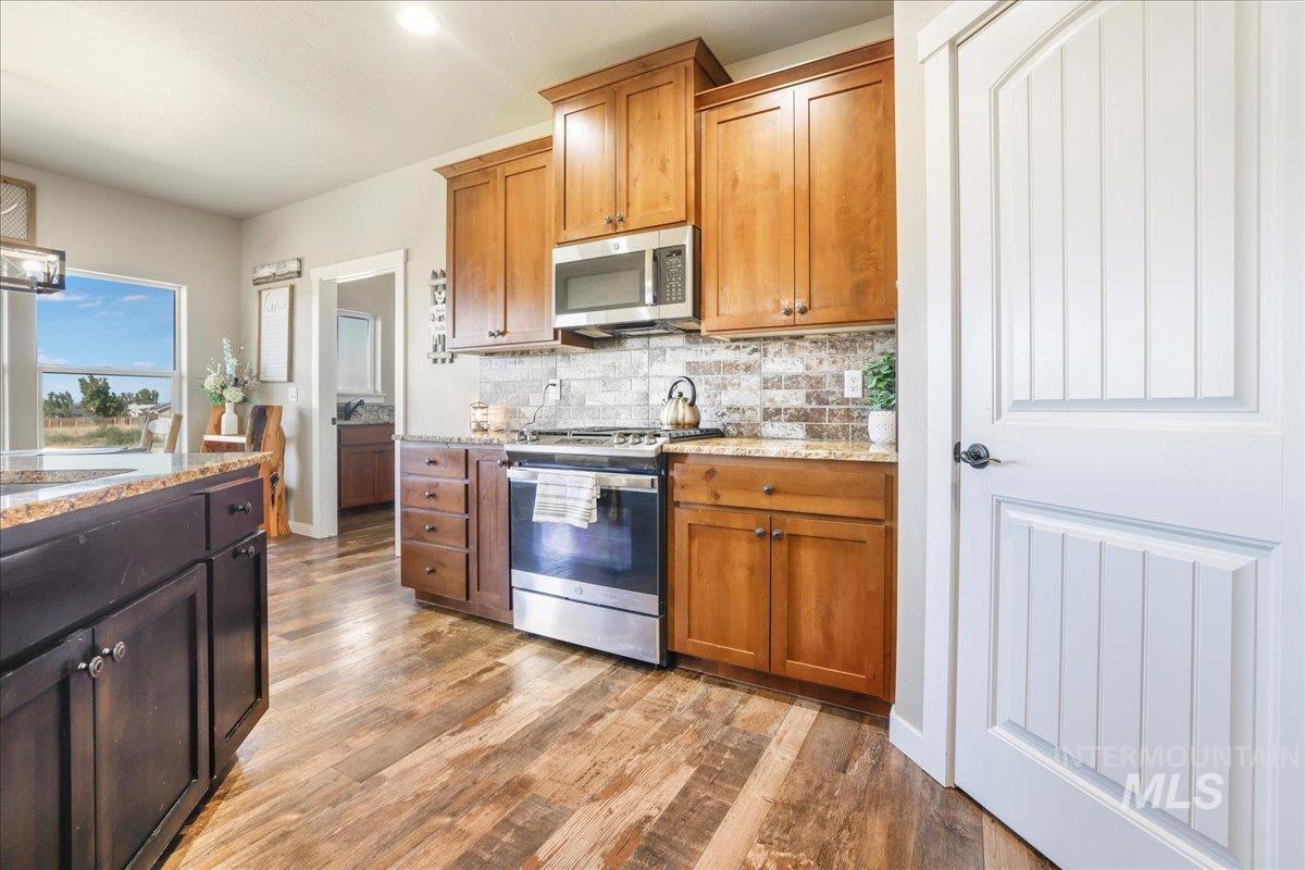 628 Pioneer Mountain Loop, Jerome, Idaho 83338, 4 Bedrooms, 2 Bathrooms, Residential For Sale, Price $530,000,MLS 98954567