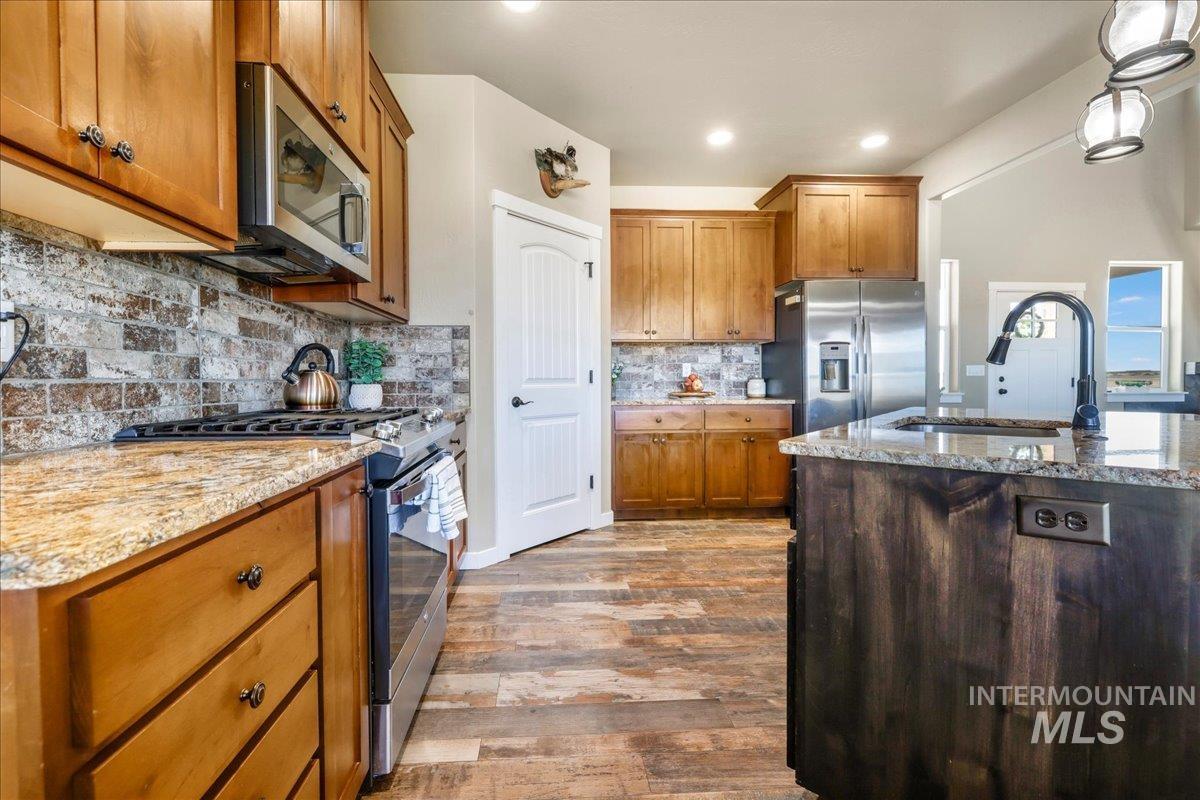 628 Pioneer Mountain Loop, Jerome, Idaho 83338, 4 Bedrooms, 2 Bathrooms, Residential For Sale, Price $530,000,MLS 98954567